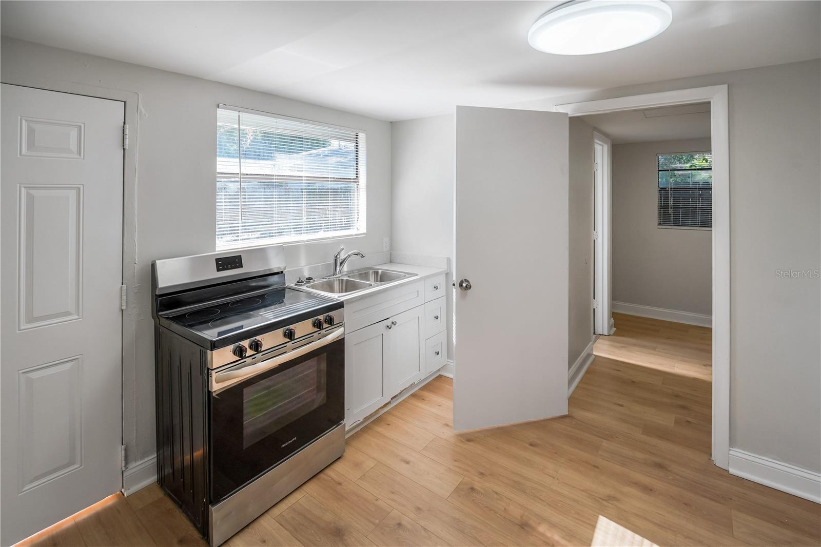 8103 N BROOKS ST — photo 18