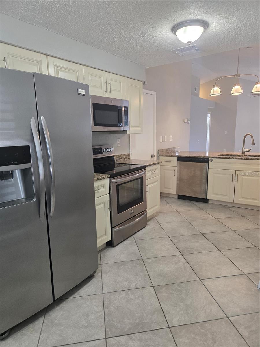 787 ARTHURS COURT — photo 3