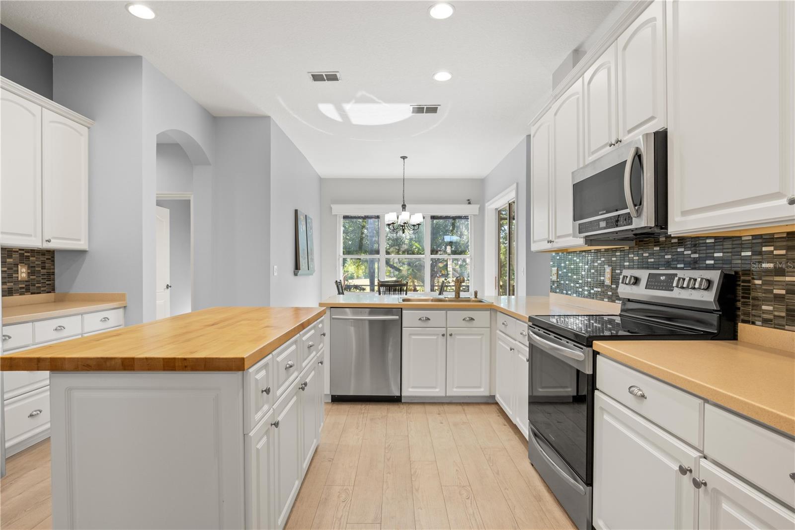1305 CRYSTAL GREENS DR — photo 18