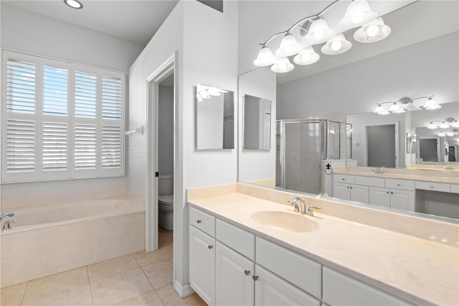 1305 CRYSTAL GREENS DR — photo 37