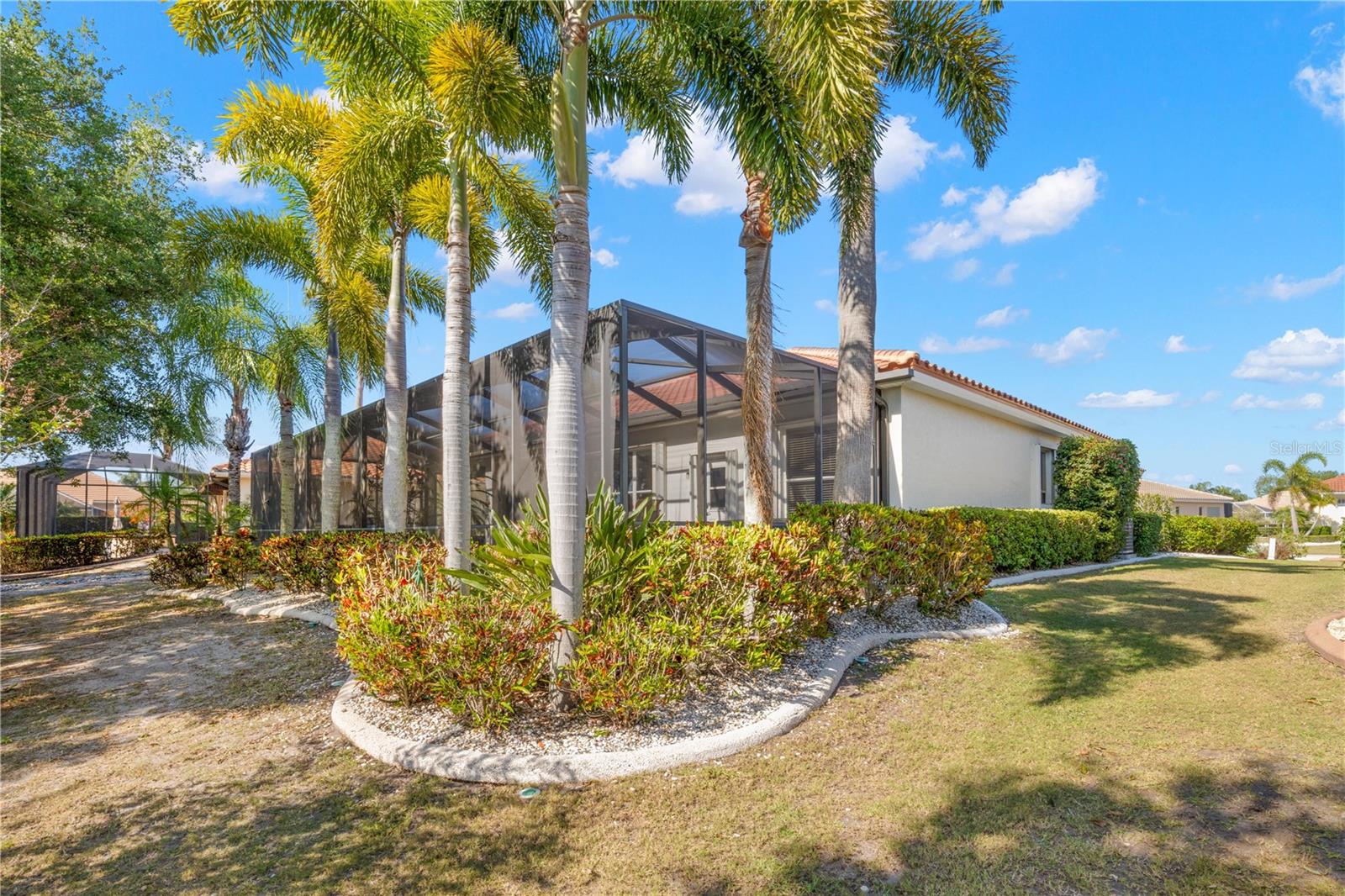 1305 CRYSTAL GREENS DR — photo 31