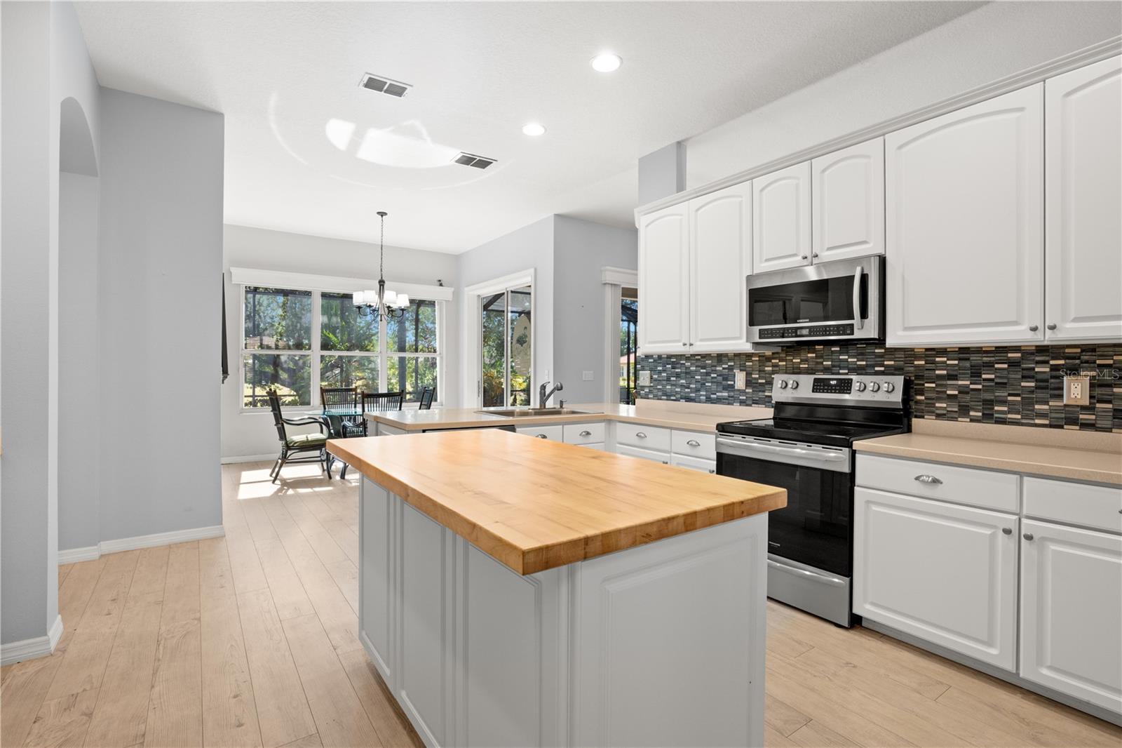 1305 CRYSTAL GREENS DR — photo 17