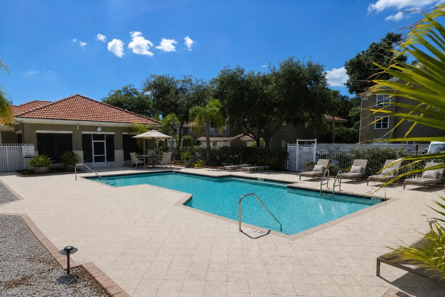 15215 AMBERLY DR #907 — photo 27