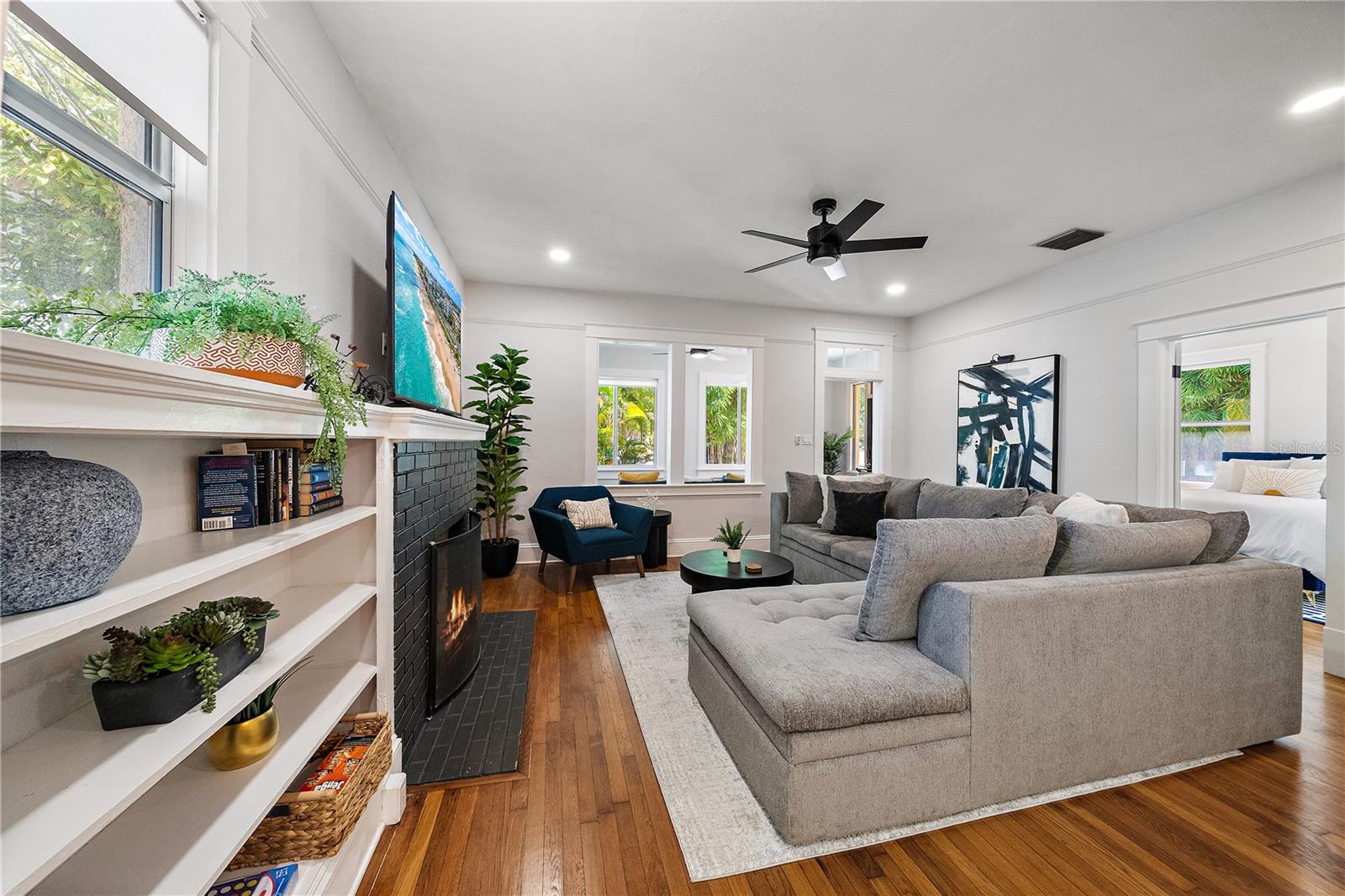 320 OHIO PL — photo 13