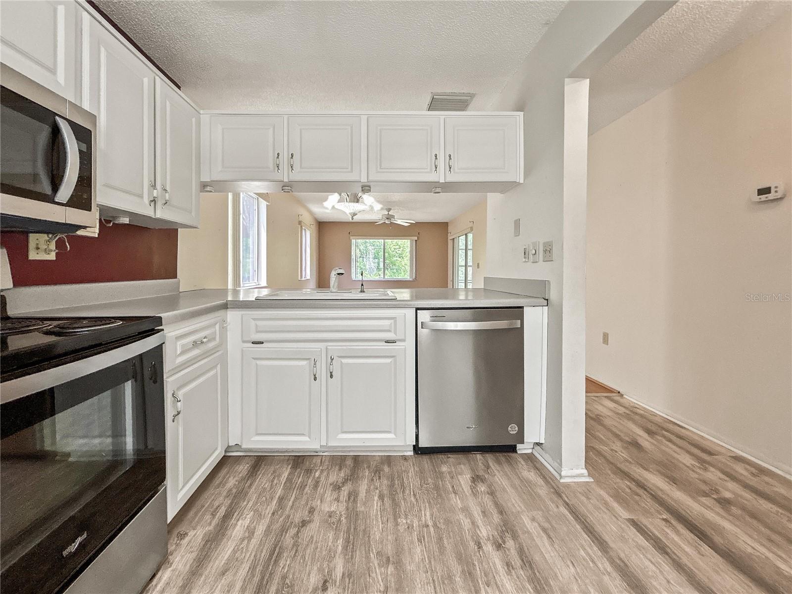 6419 REMUS DR — photo 10