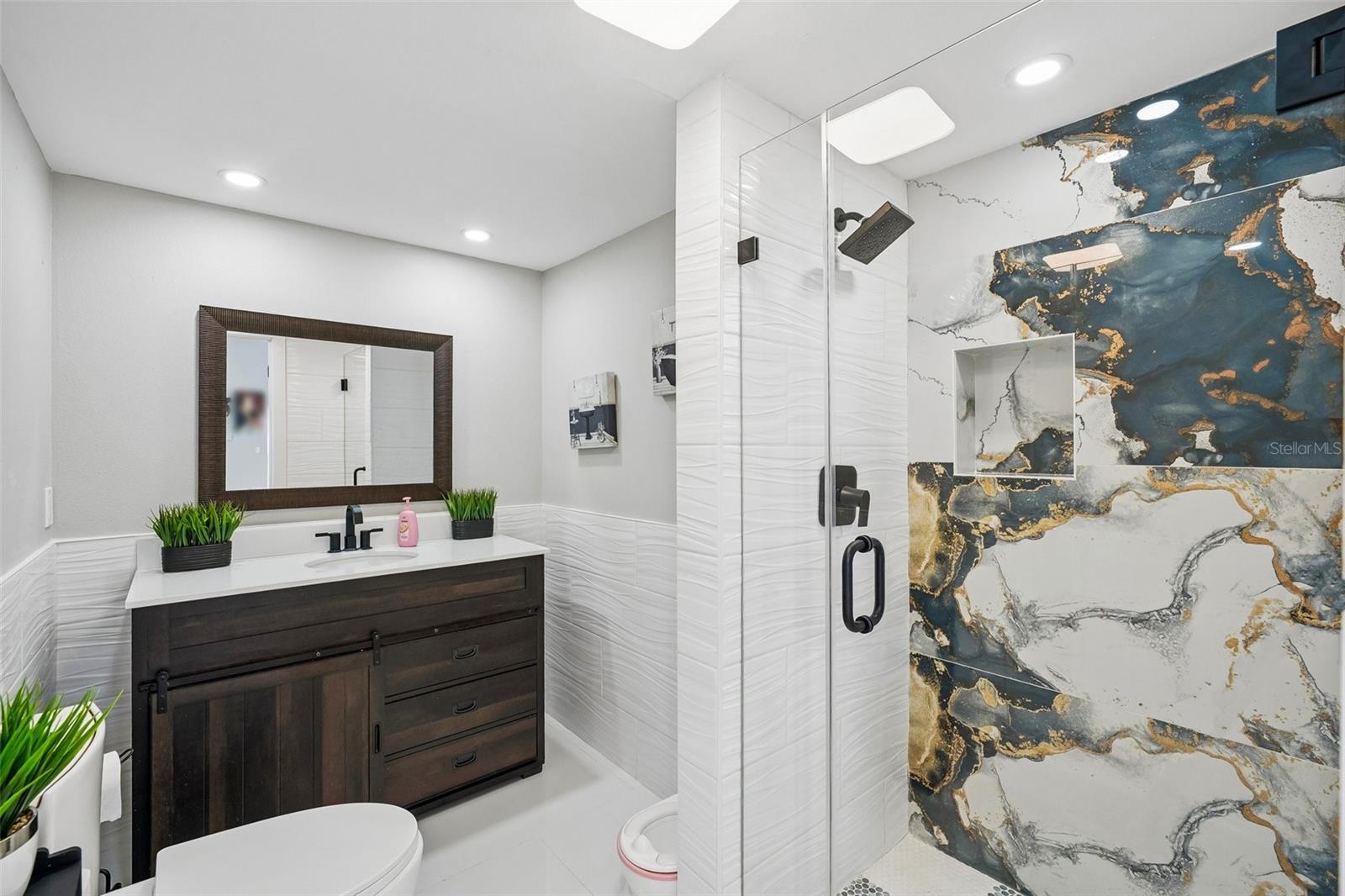 5201 HUNTINGTON ST NE — photo 13