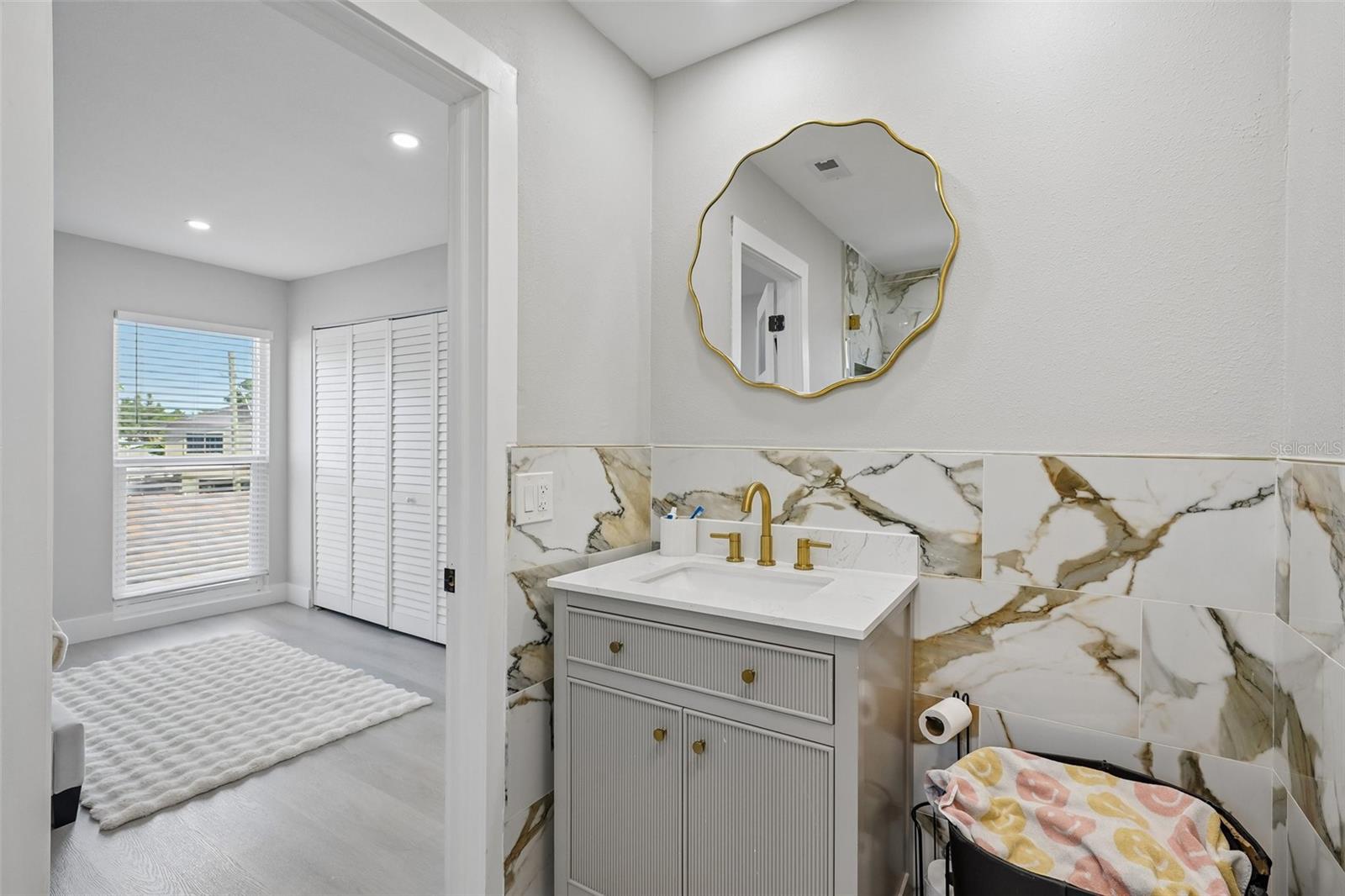 5201 HUNTINGTON ST NE — photo 32