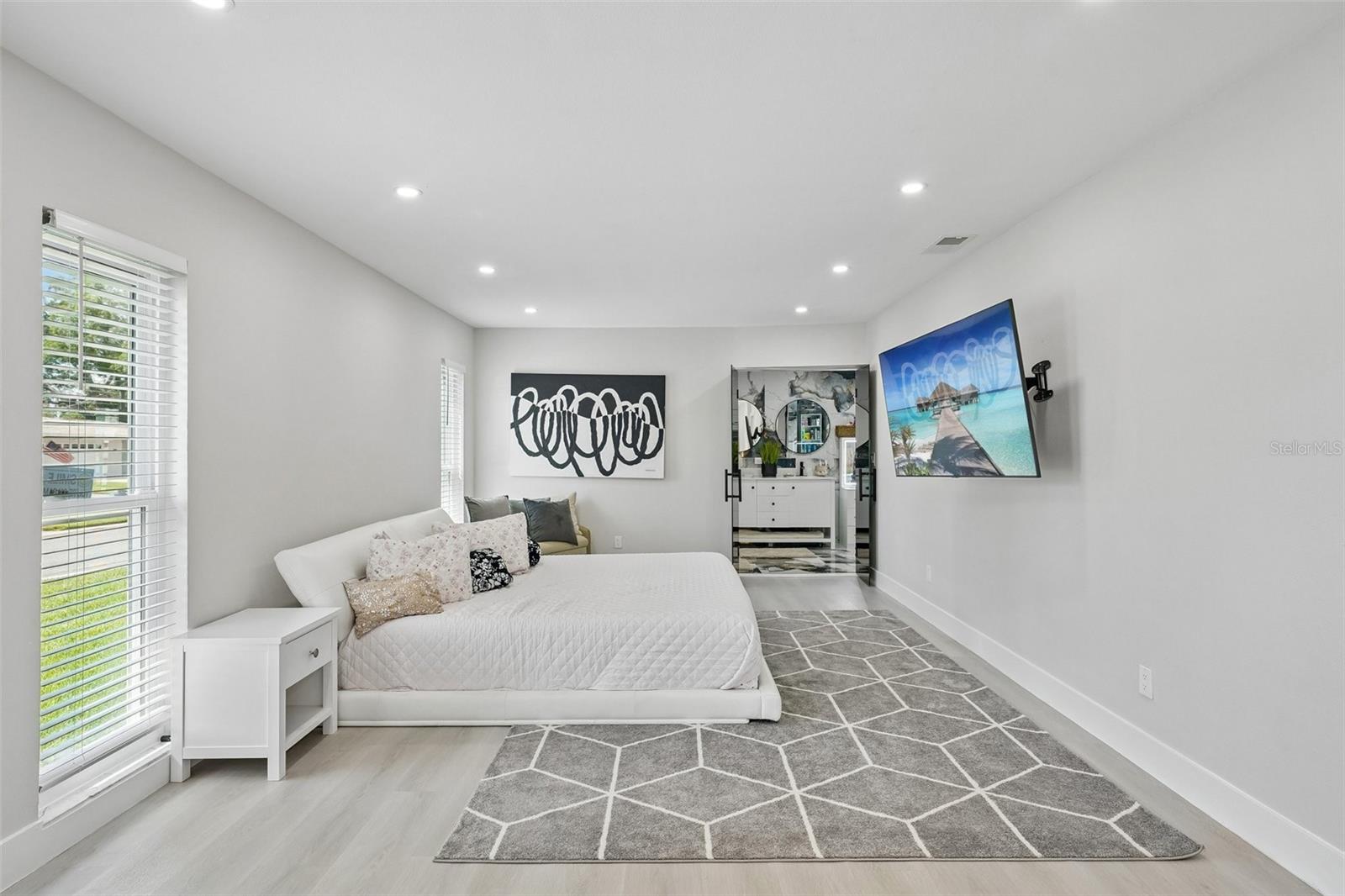 5201 HUNTINGTON ST NE — photo 15