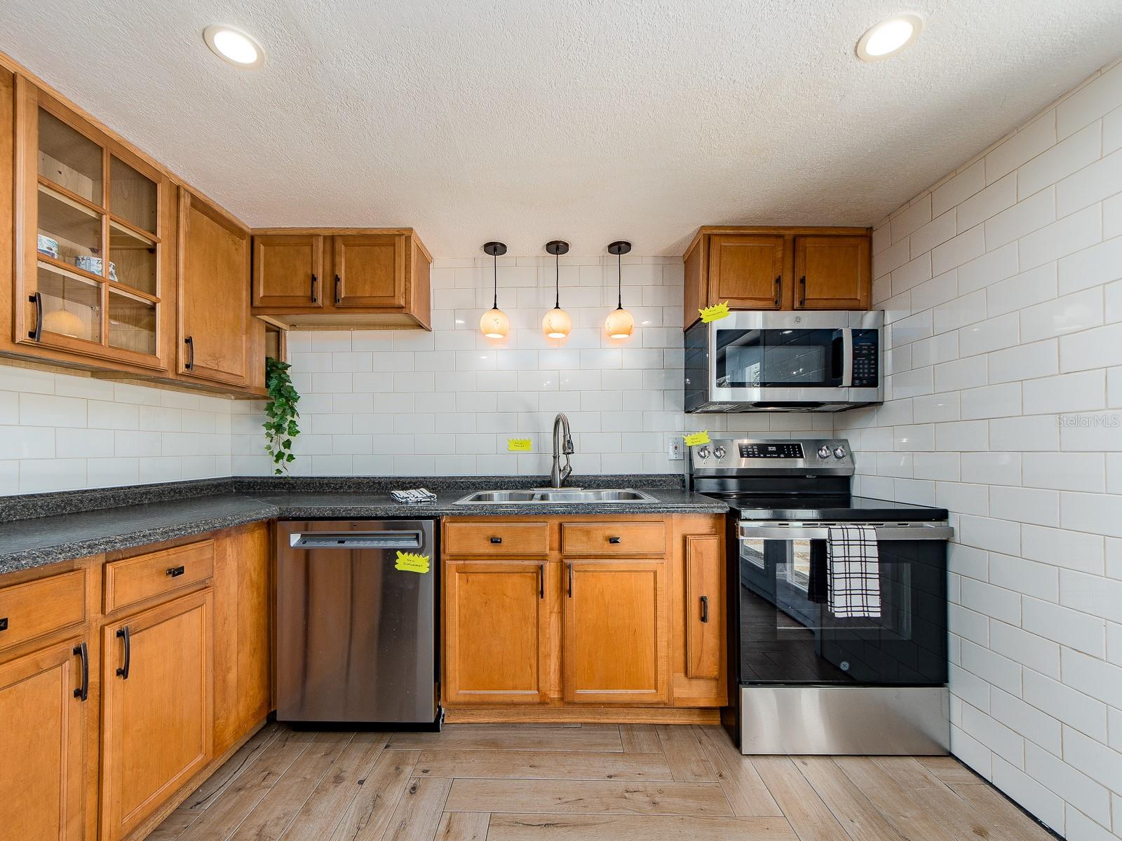 502 LEXINGTON ST — photo 15