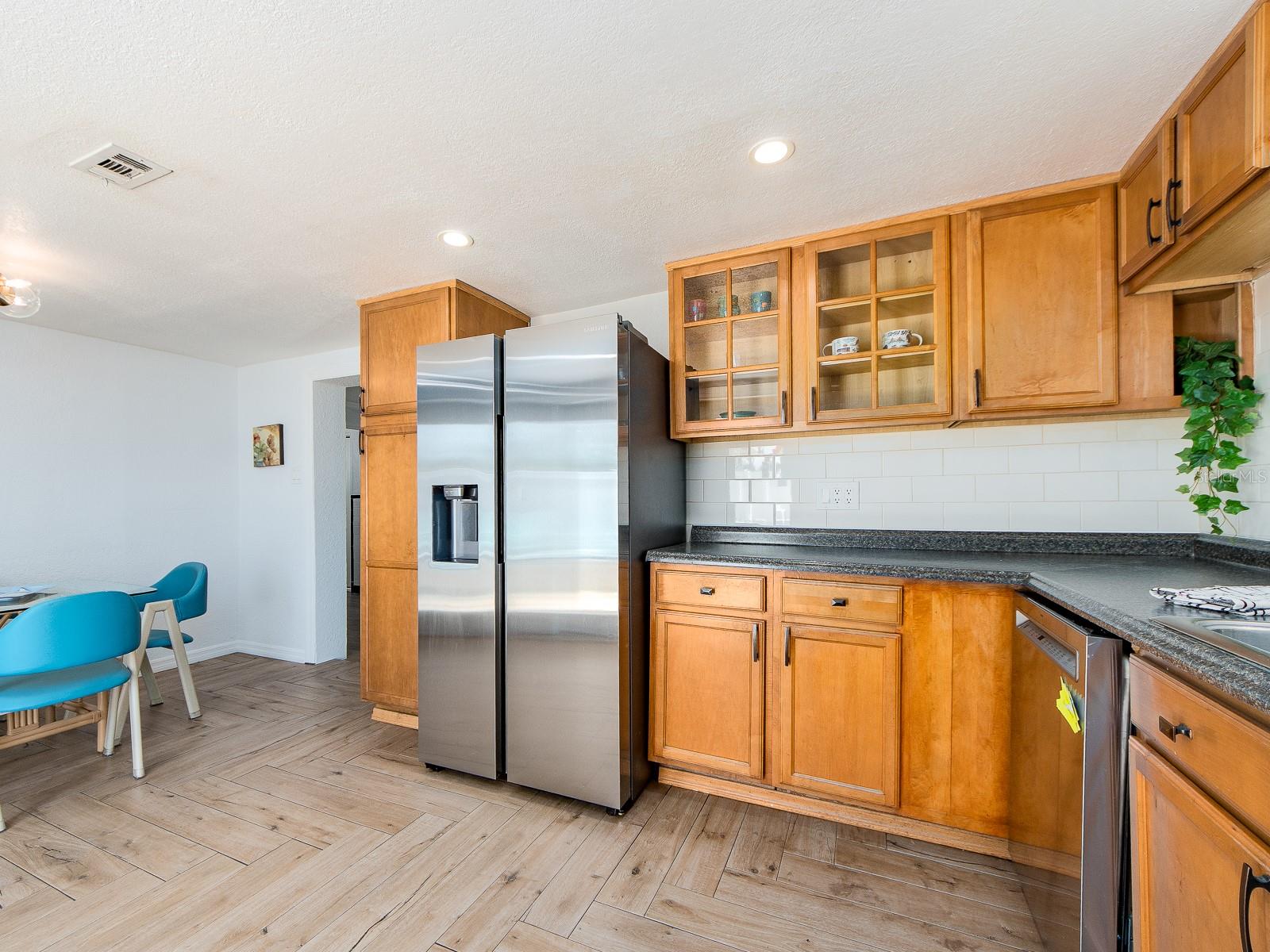502 LEXINGTON ST — photo 17