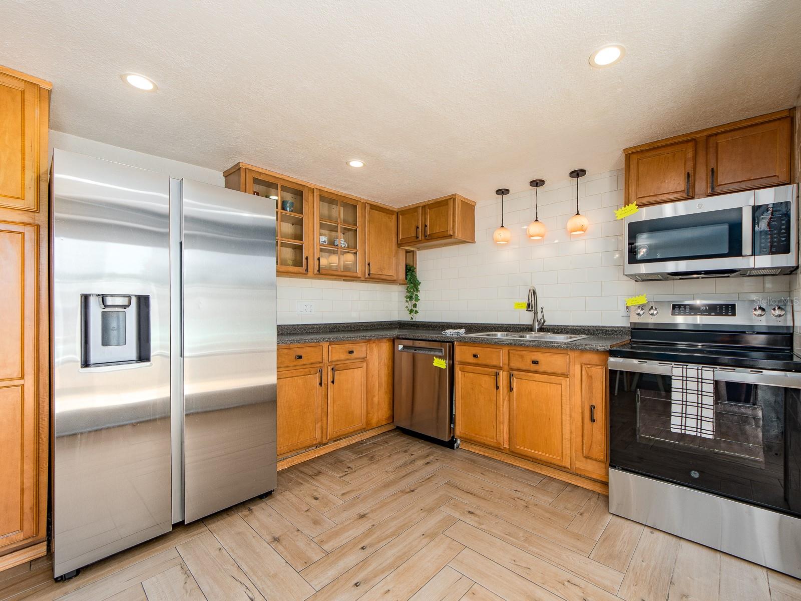 502 LEXINGTON ST — photo 14