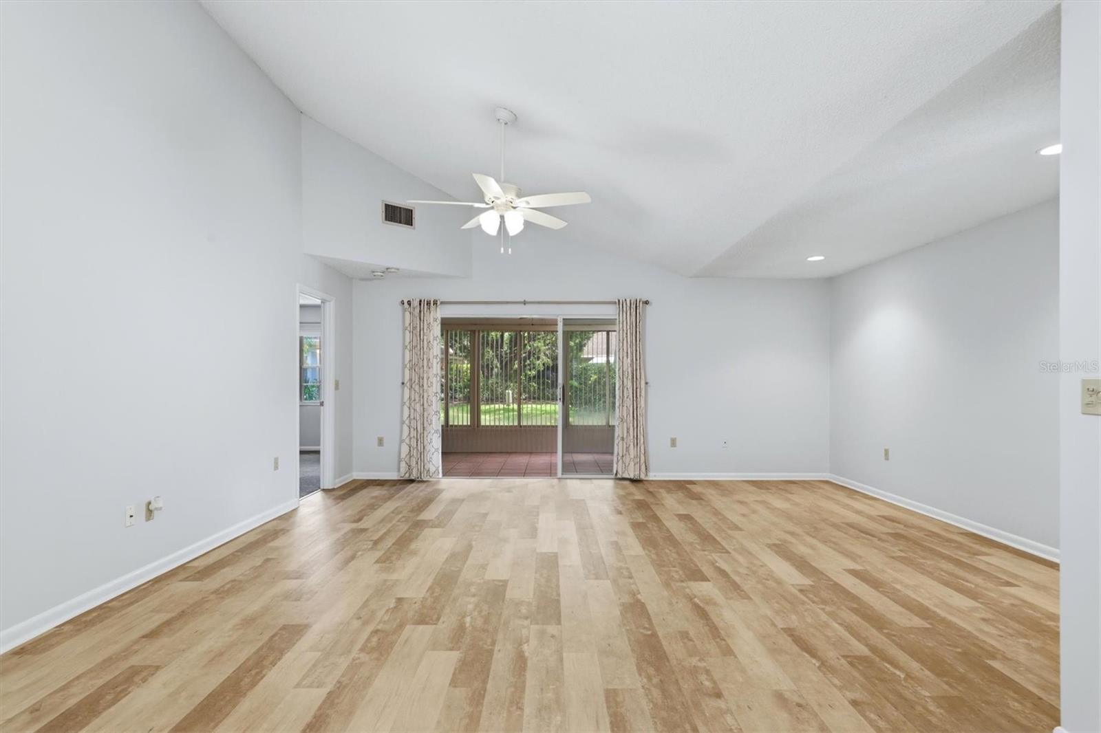 6420 CARRINGTON CIR #35 — photo 4