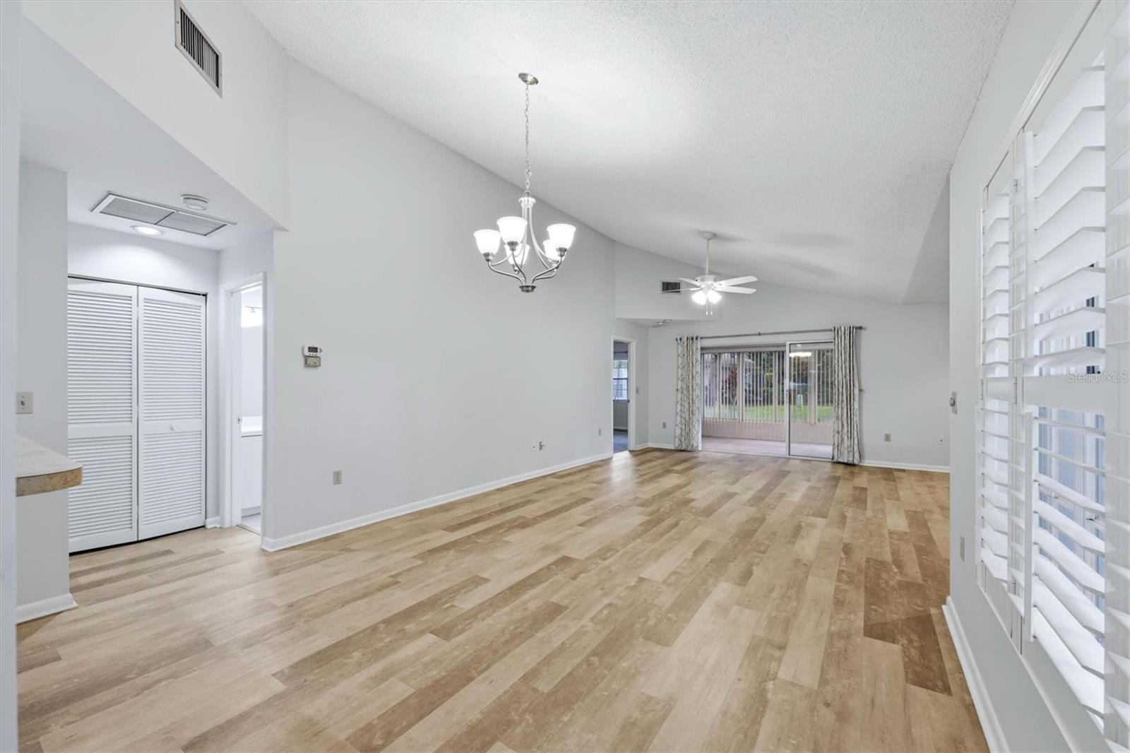 6420 CARRINGTON CIR #35 — photo 10