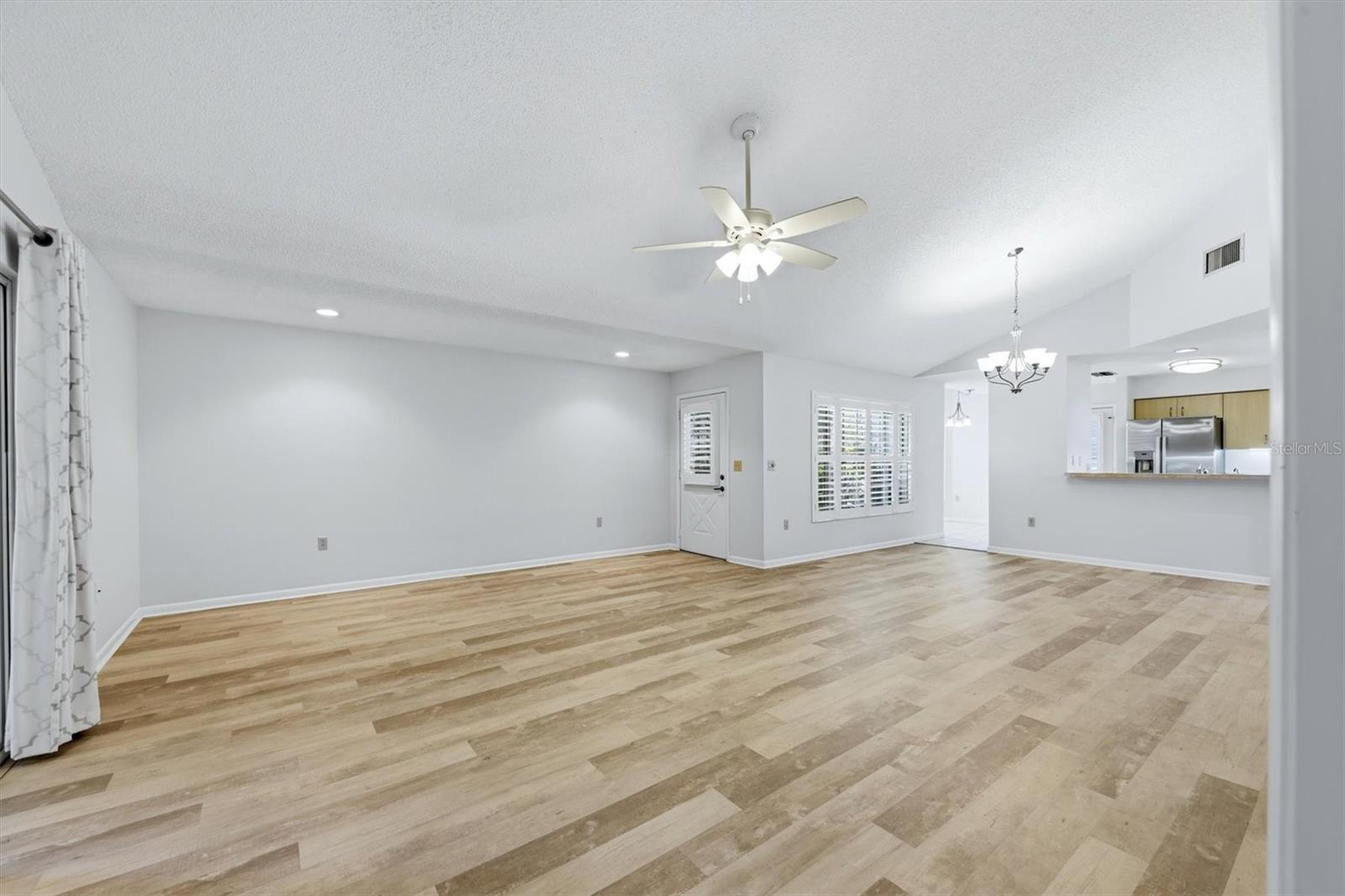 6420 CARRINGTON CIR #35 — photo 7