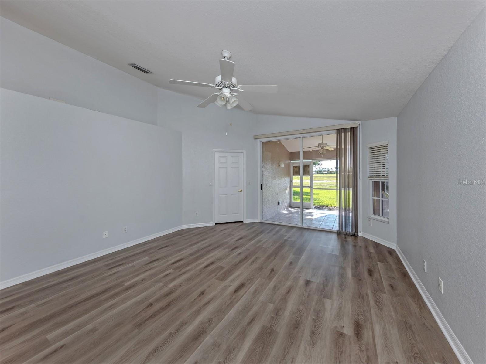 4316 FAIRWAY DR — photo 8
