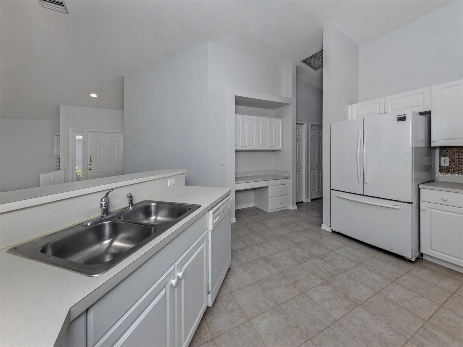 4316 FAIRWAY DR — photo 17