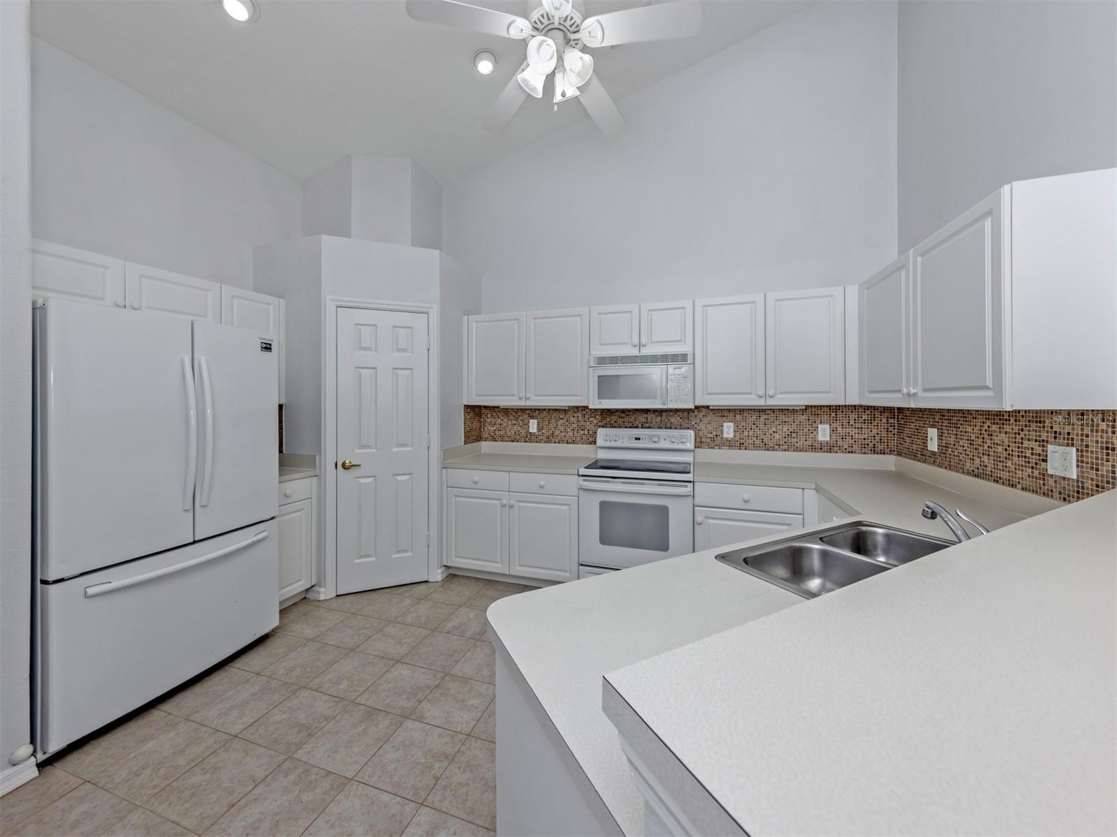 4316 FAIRWAY DR — photo 14
