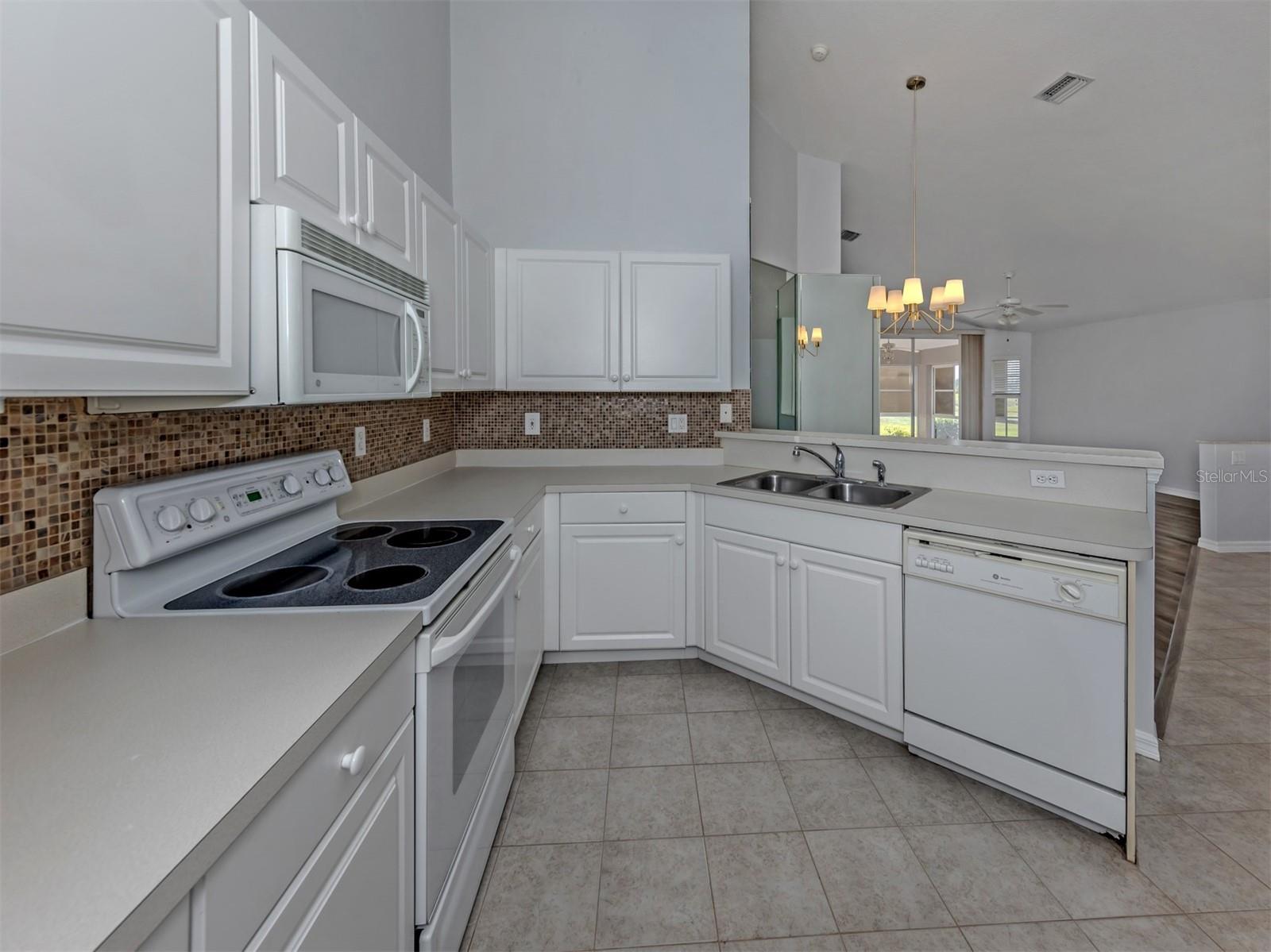 4316 FAIRWAY DR — photo 16