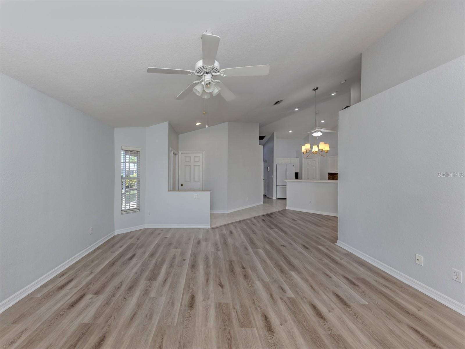 4316 FAIRWAY DR — photo 9