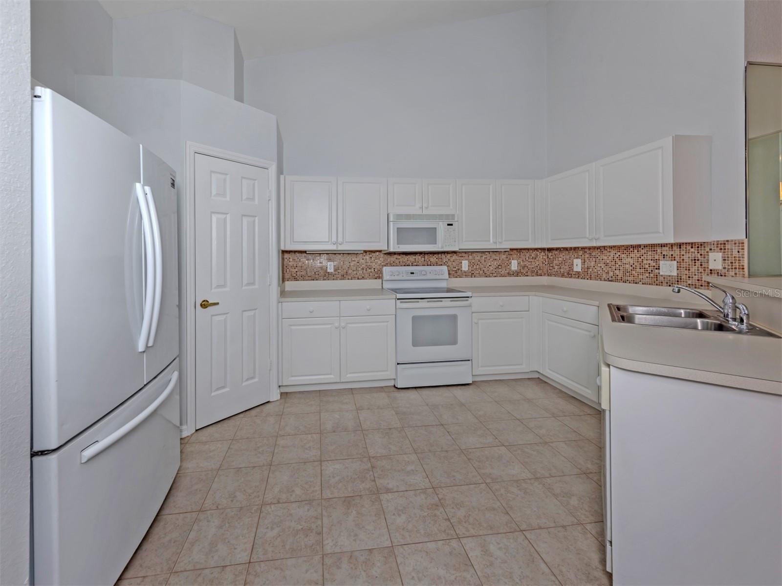 4316 FAIRWAY DR — photo 15