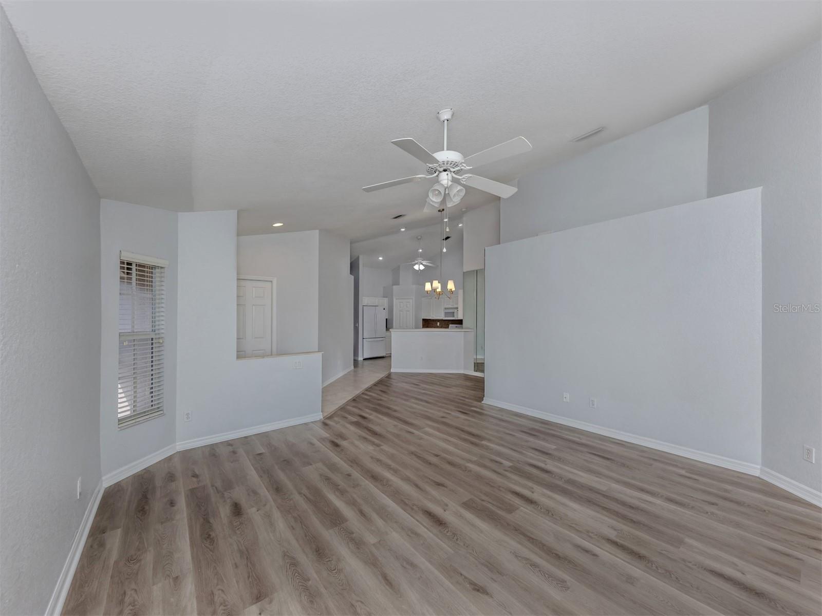 4316 FAIRWAY DR — photo 10