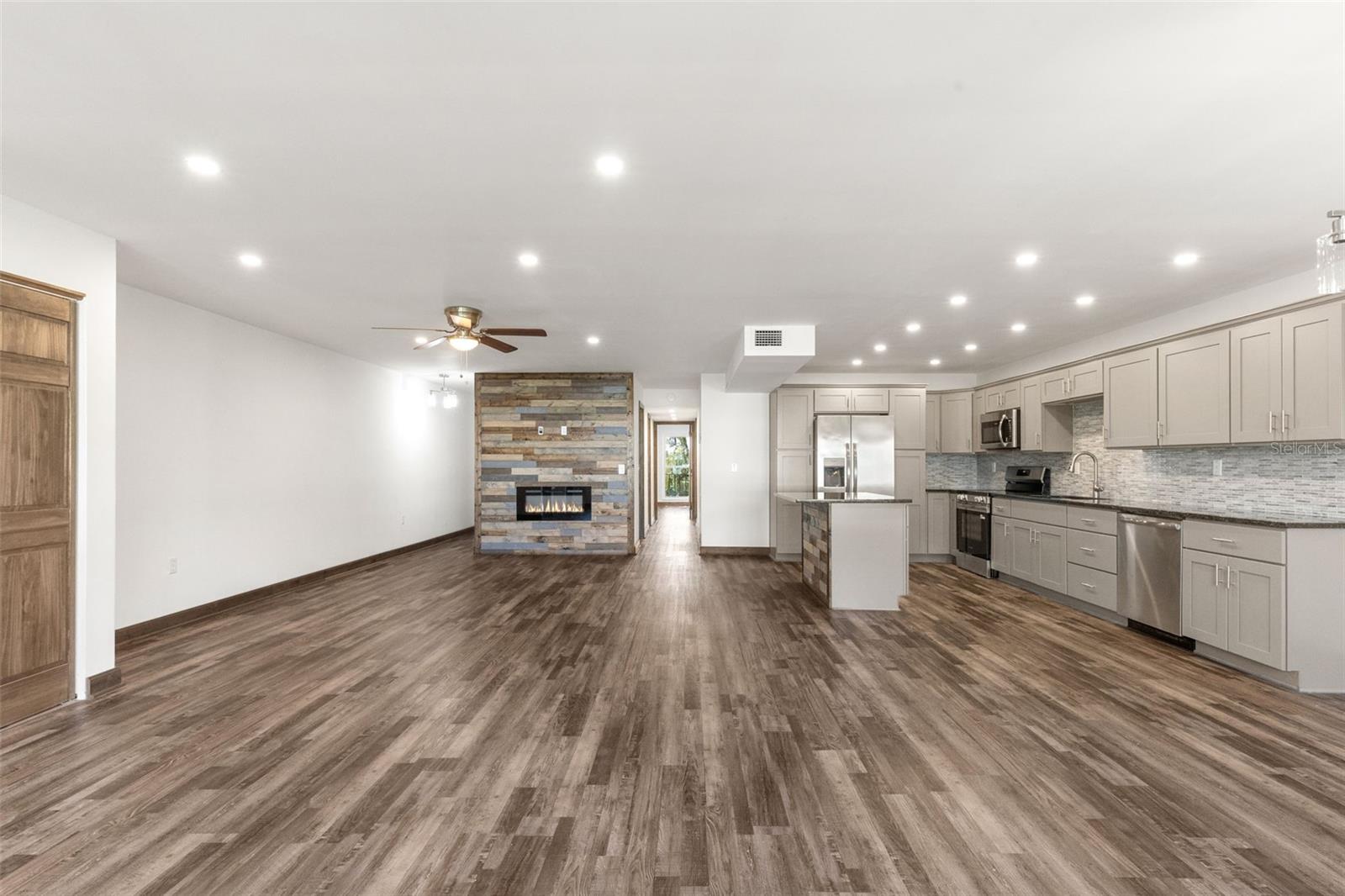 225 COUNTRY CLUB DR #B221 — photo 15