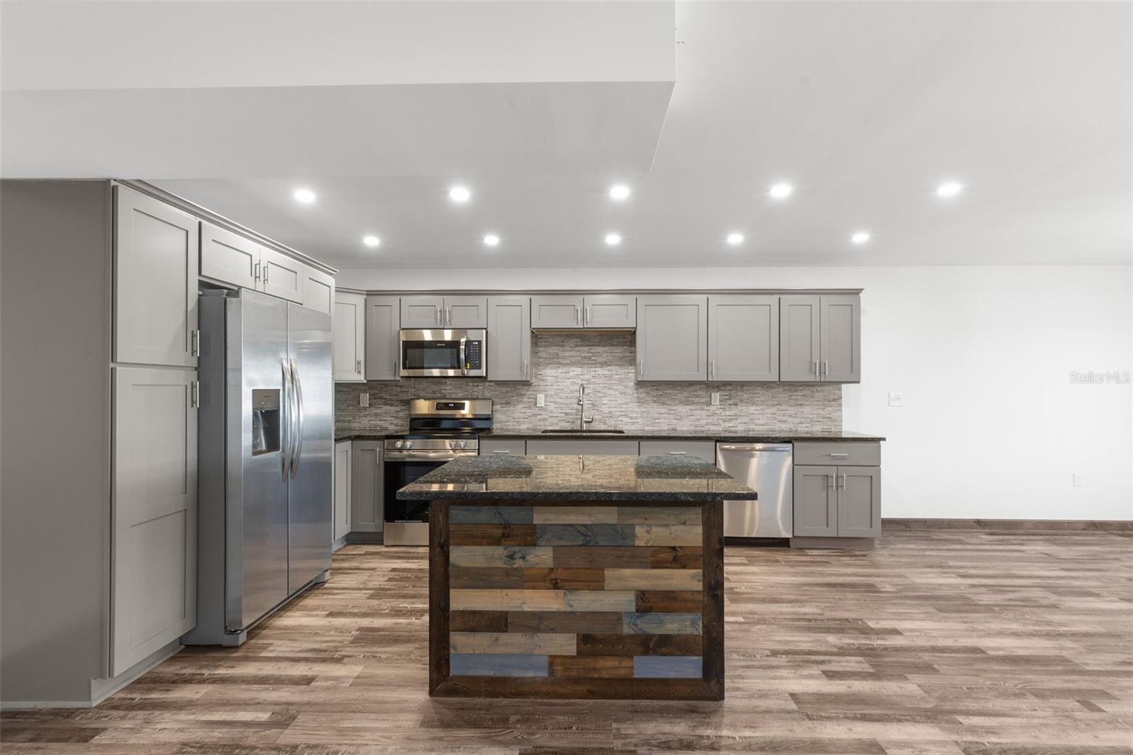 225 COUNTRY CLUB DR #B221 — photo 10