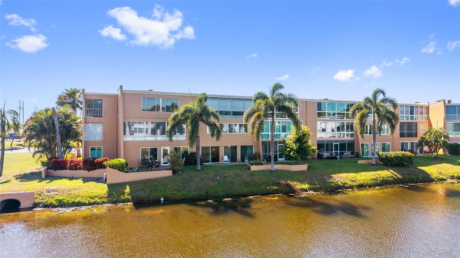 225 COUNTRY CLUB DR #B221 — photo 32