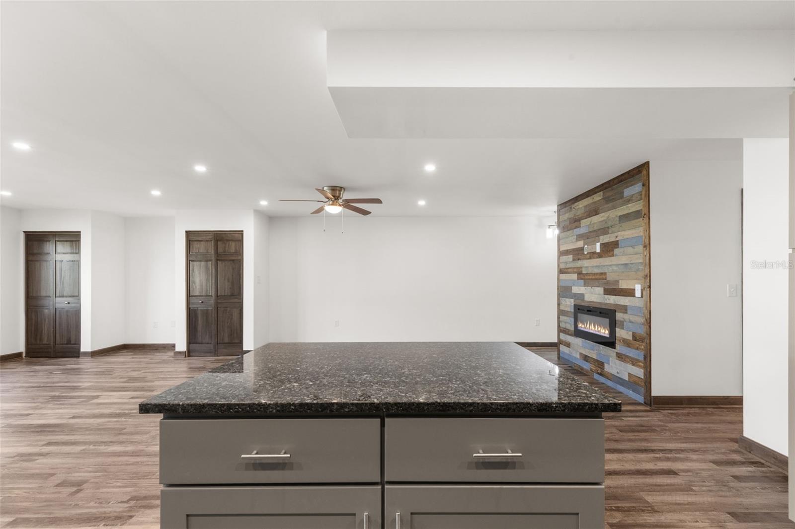 225 COUNTRY CLUB DR #B221 — photo 14