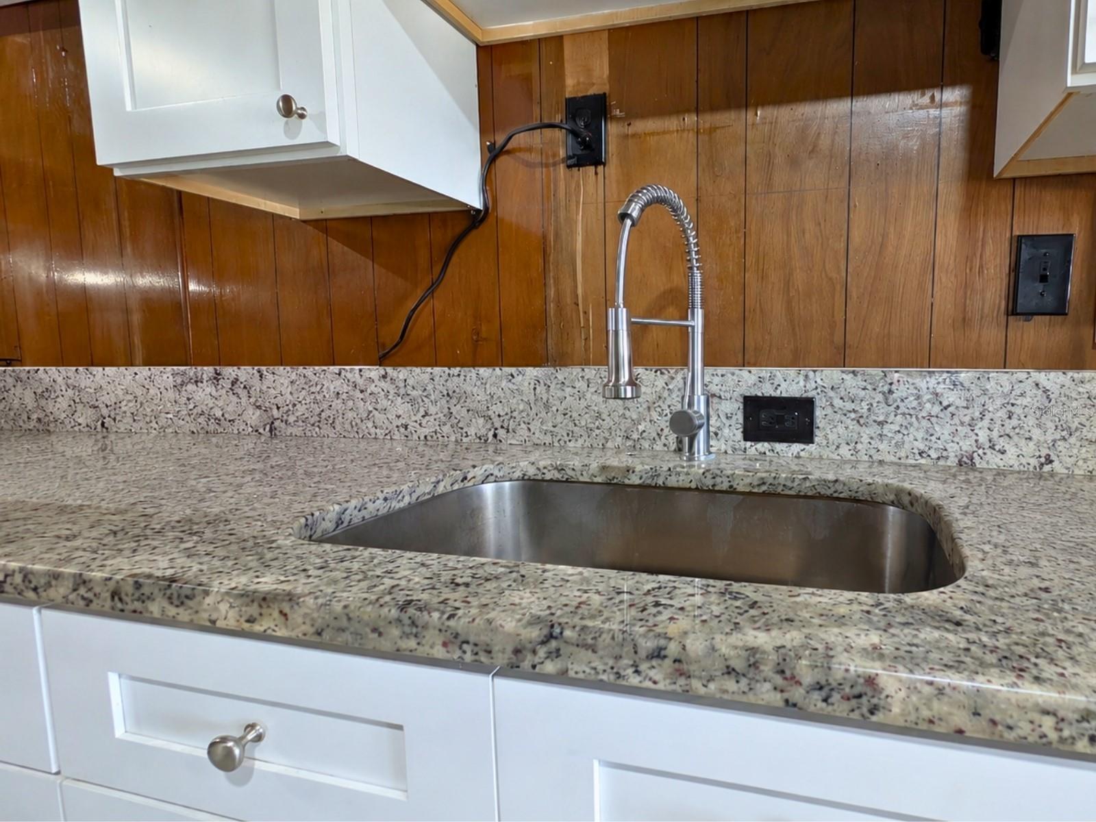 7101 JEANNE AVE — photo 6