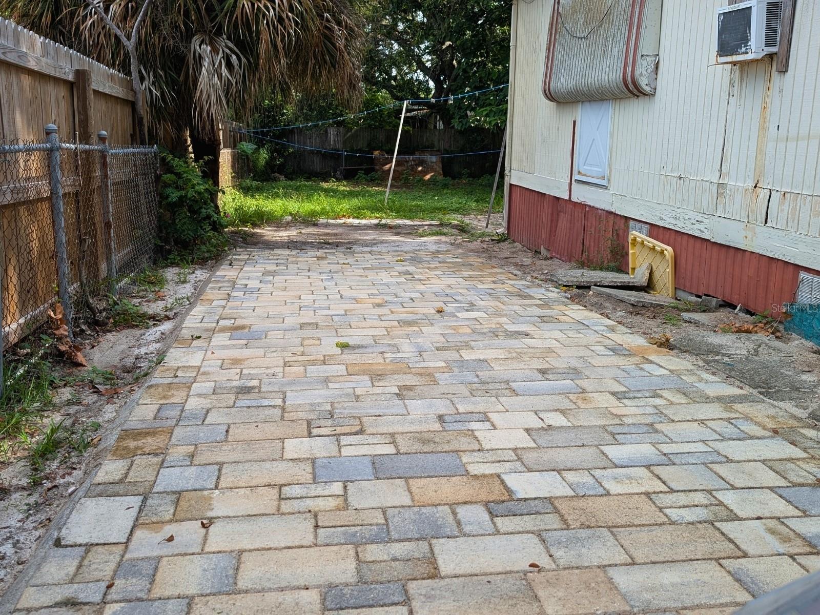 7101 JEANNE AVE — photo 17