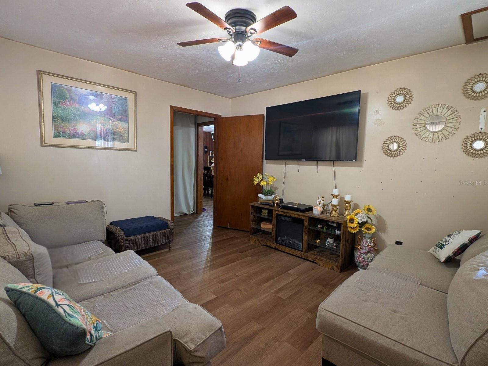7101 JEANNE AVE — photo 3