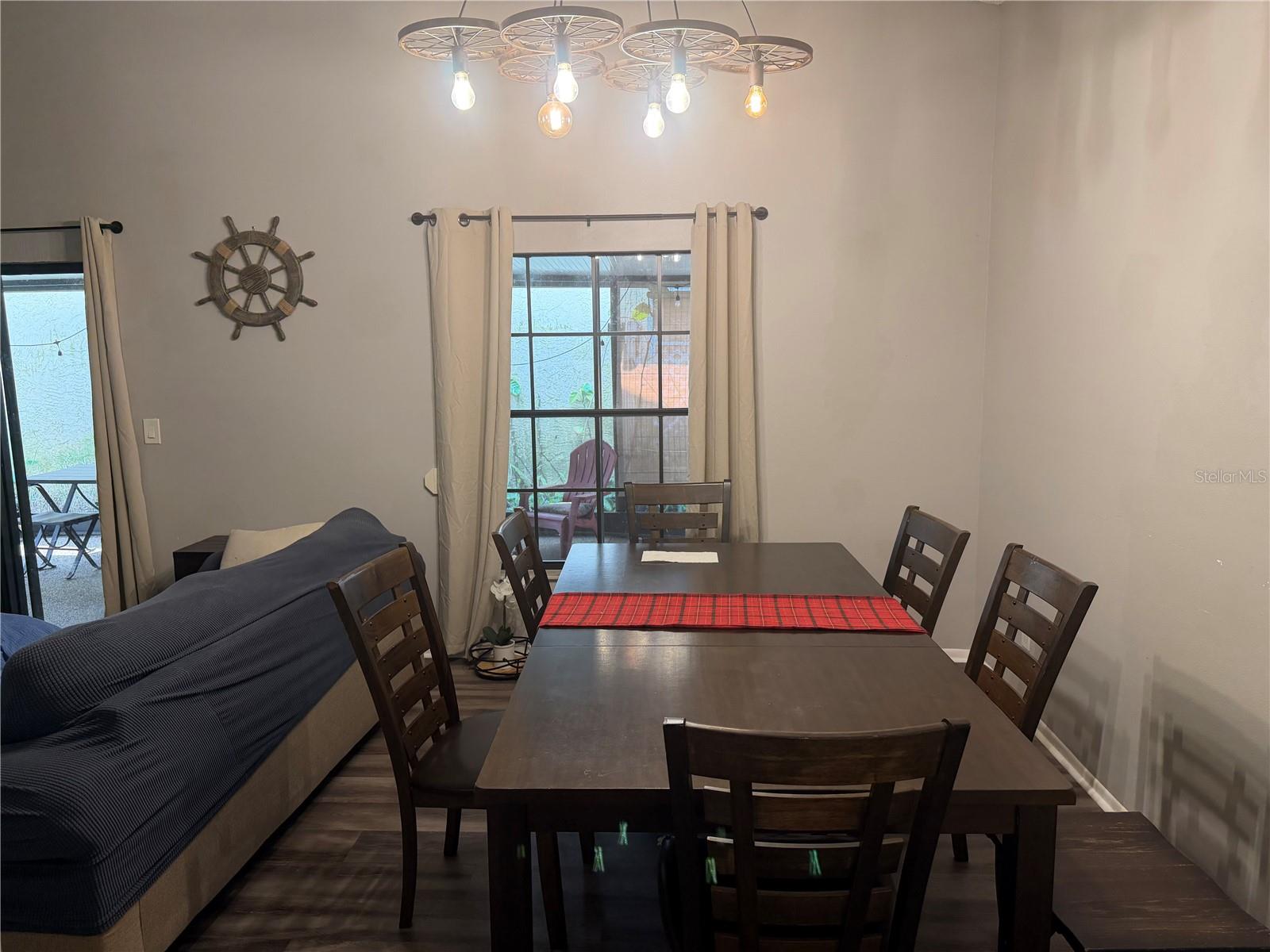 692 BELLINGHAM PL — photo 5