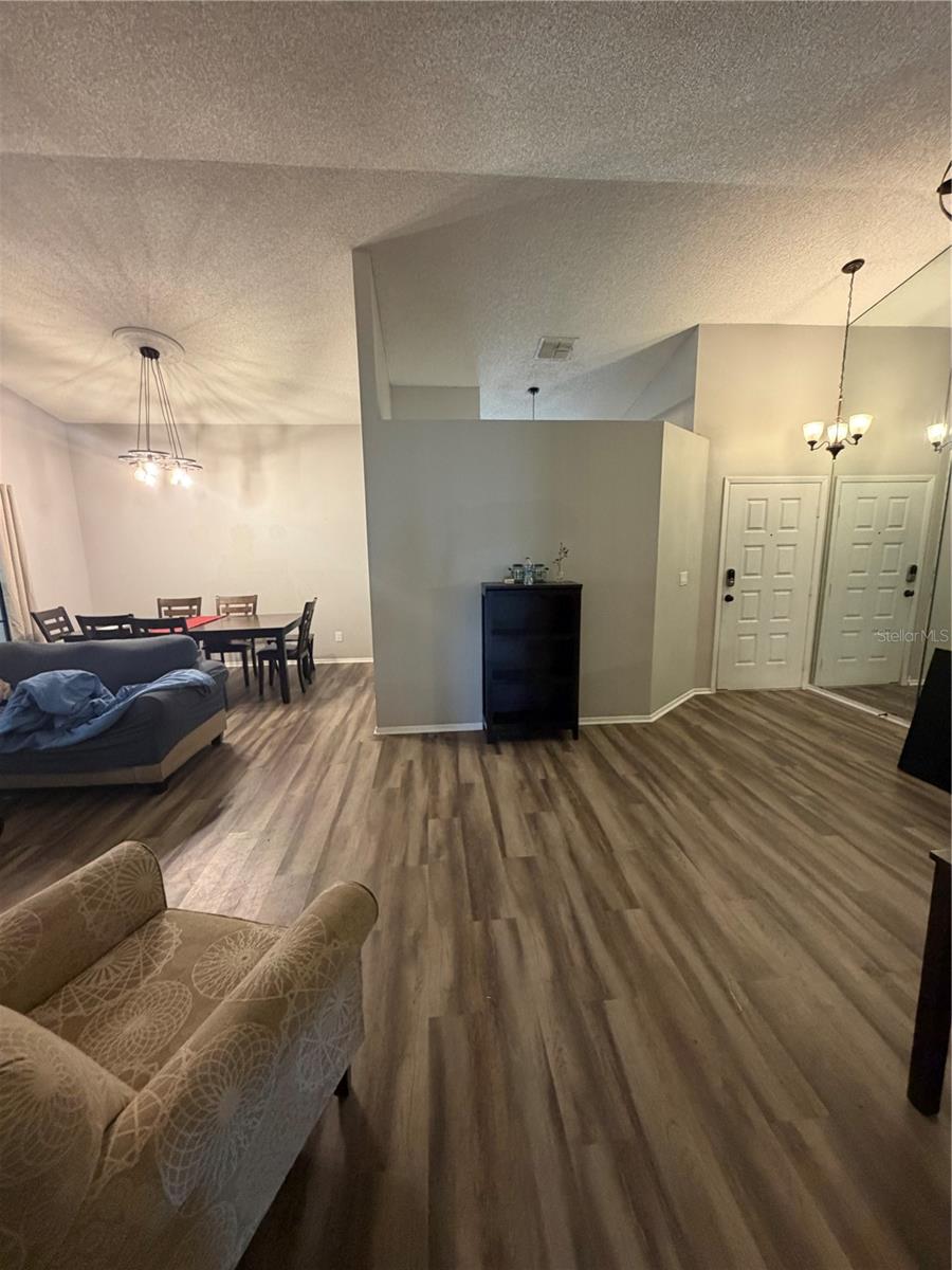 692 BELLINGHAM PL — photo 6