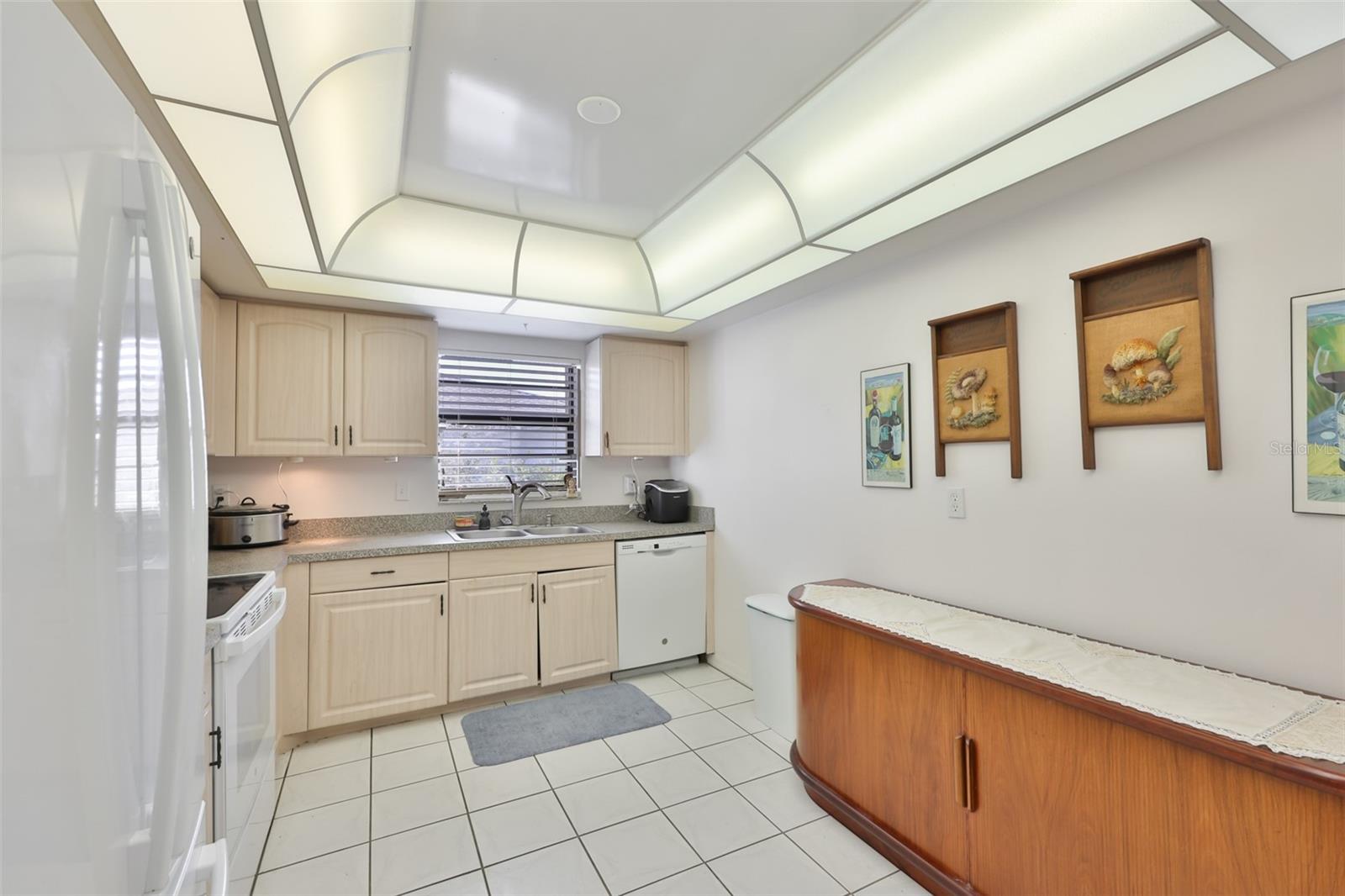 2611 LANCASTER DR #33 — photo 10
