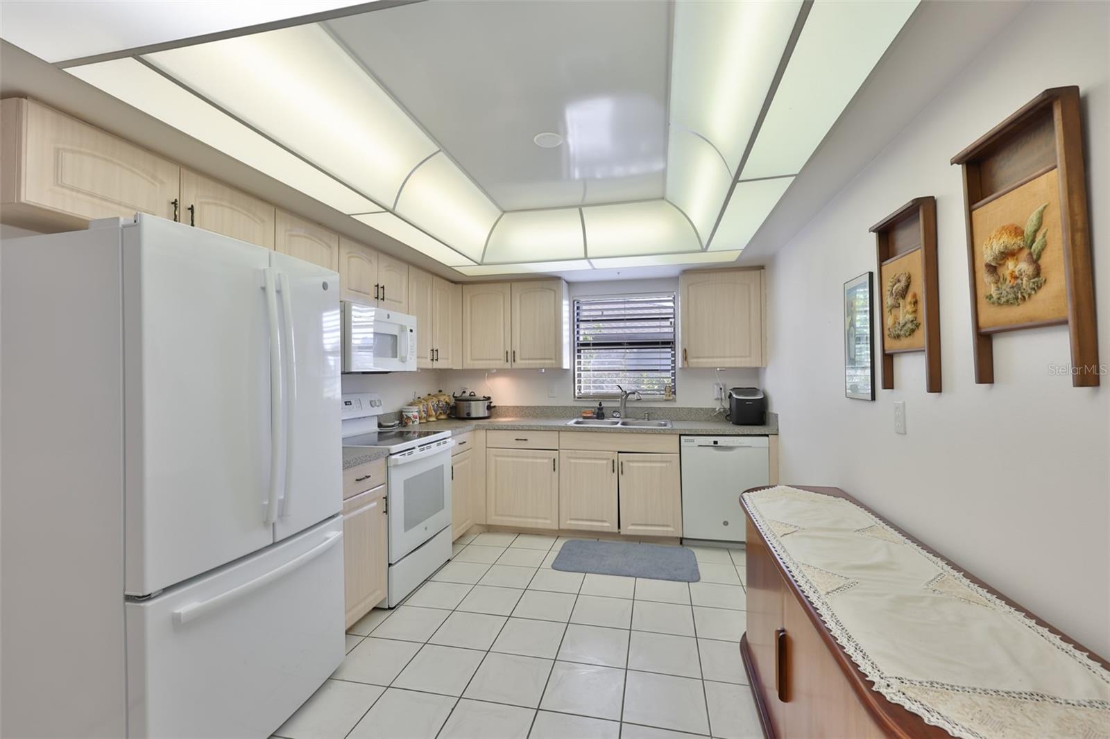 2611 LANCASTER DR #33 — photo 11