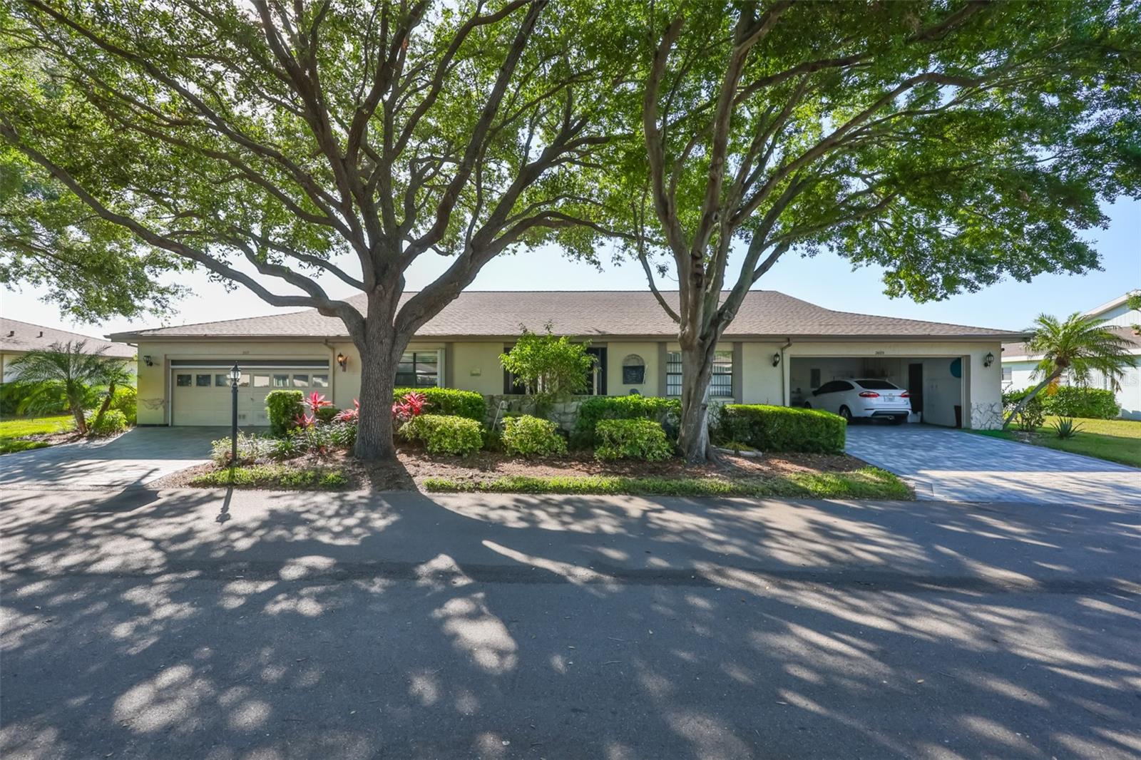 2611 LANCASTER DR #33 — photo 2