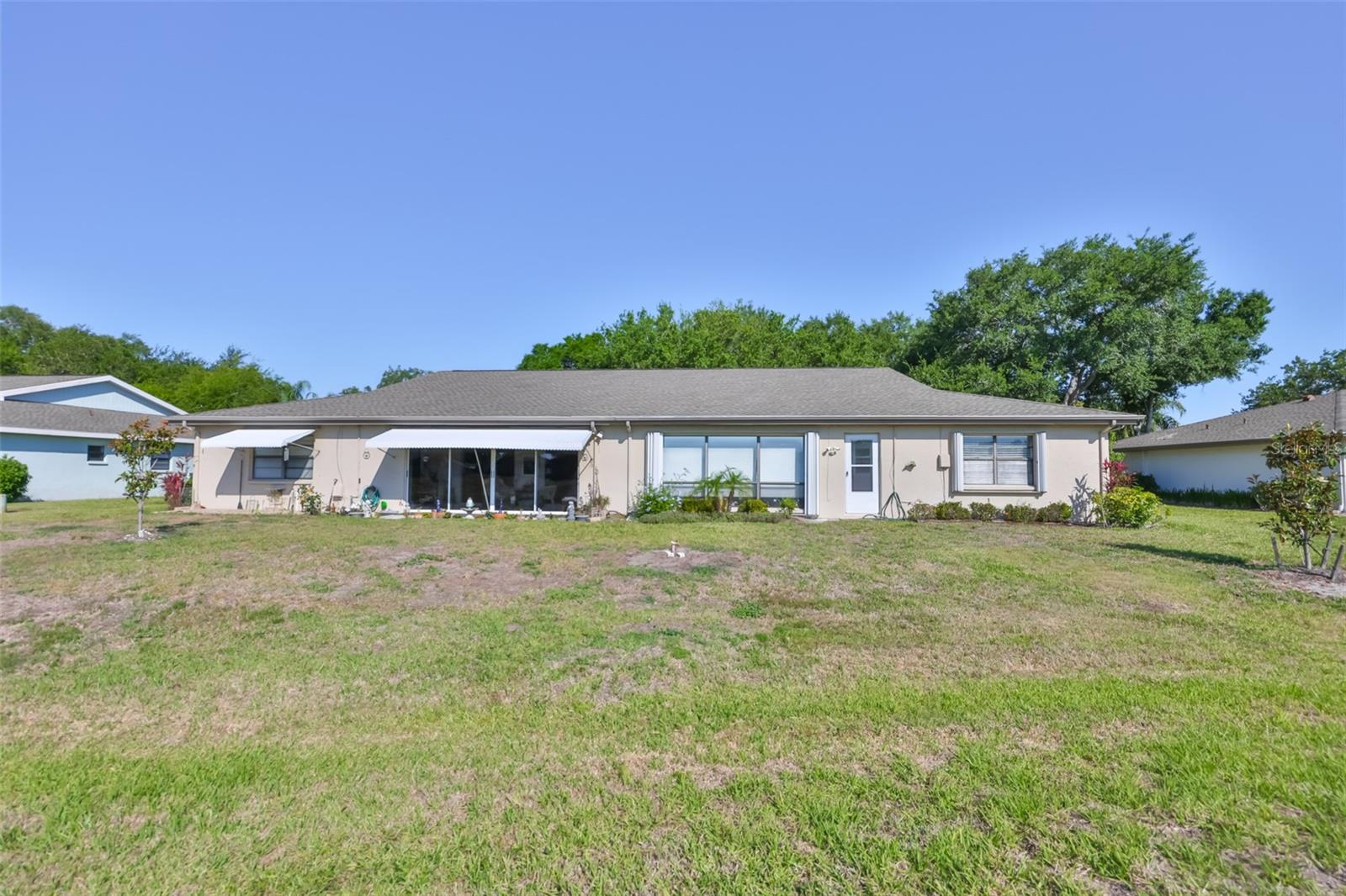 2611 LANCASTER DR #33 — photo 25