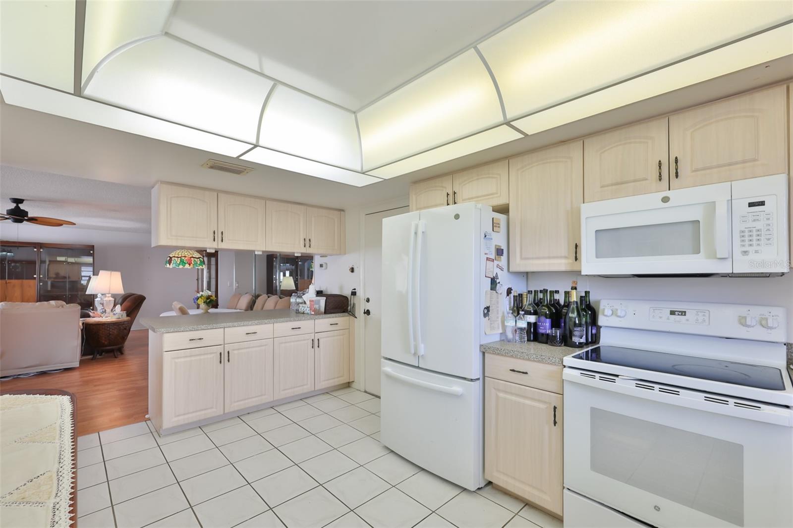 2611 LANCASTER DR #33 — photo 8