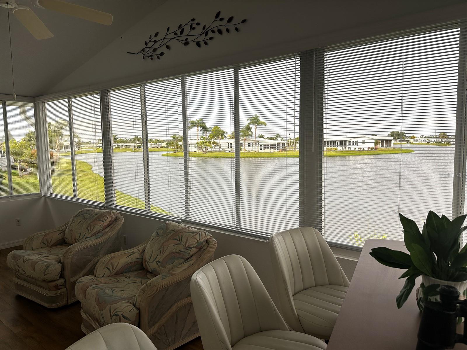 502 AMBERJACK DR — photo 3