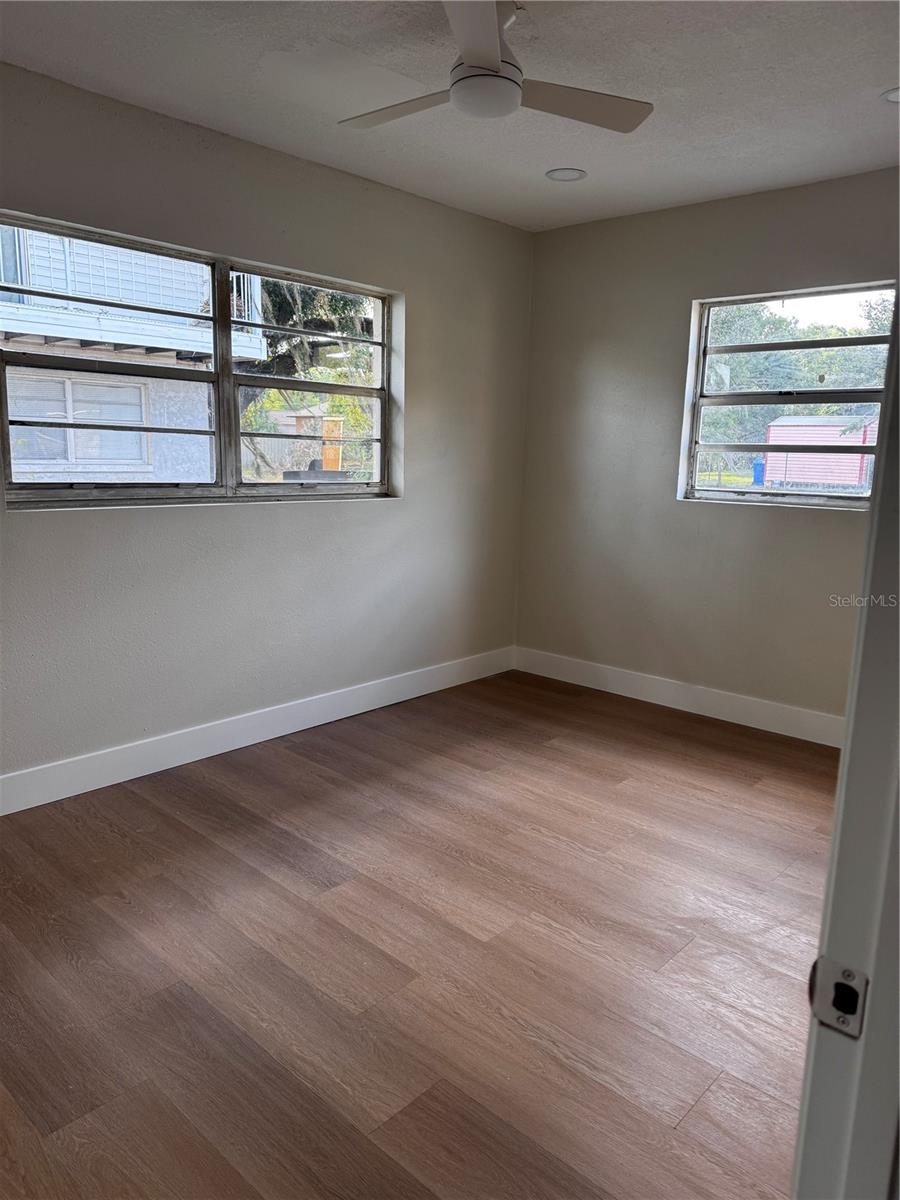 1204 W ALSOBROOK ST — photo 5