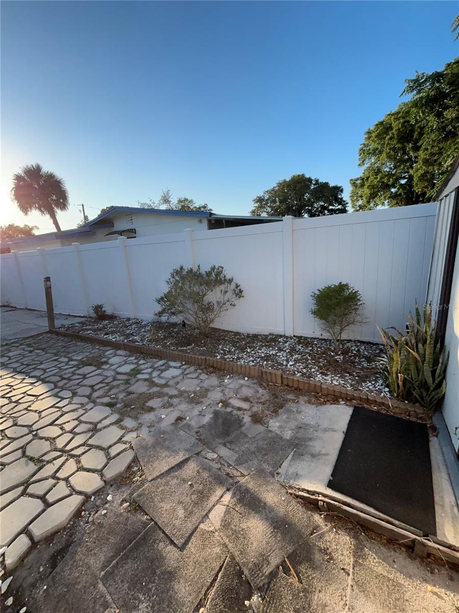10611 N ALTMAN ST — photo 37