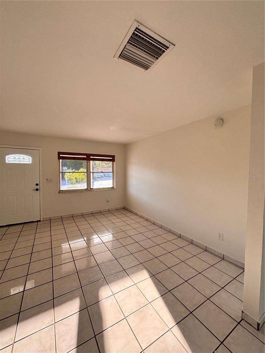 10611 N ALTMAN ST — photo 11