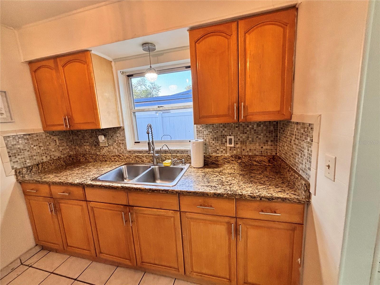 10611 N ALTMAN ST — photo 16