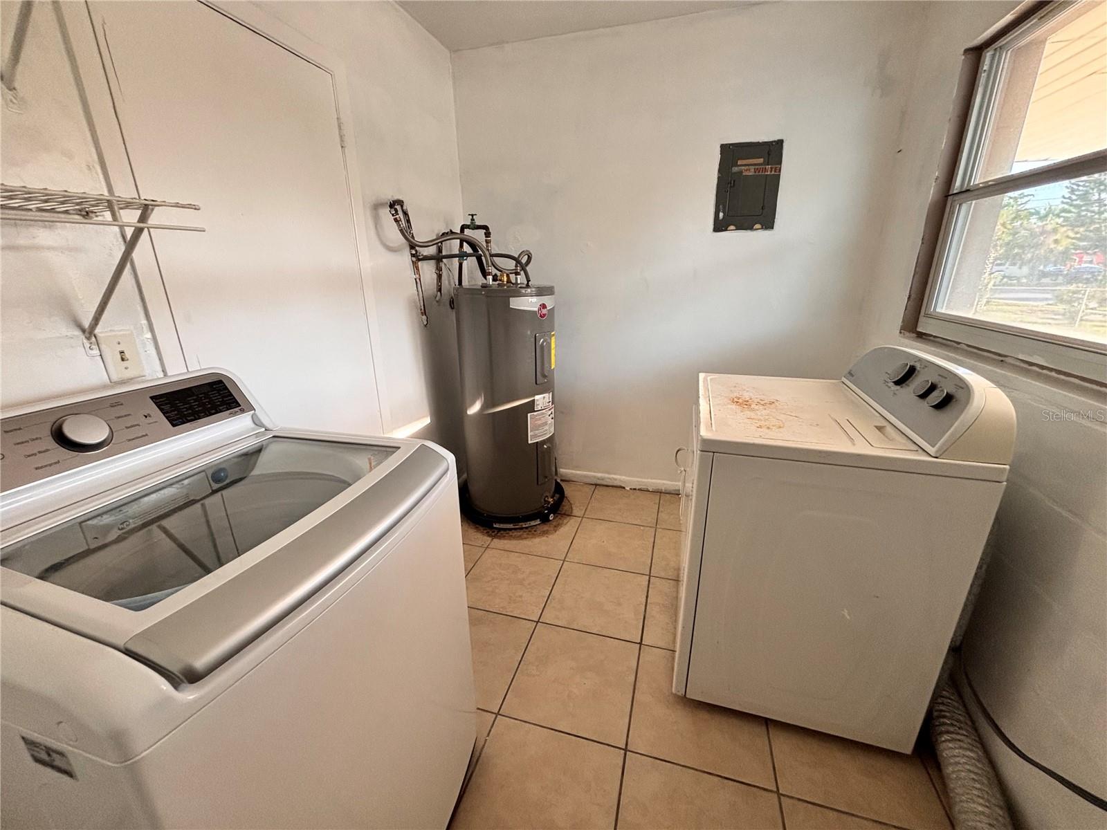 10611 N ALTMAN ST — photo 25