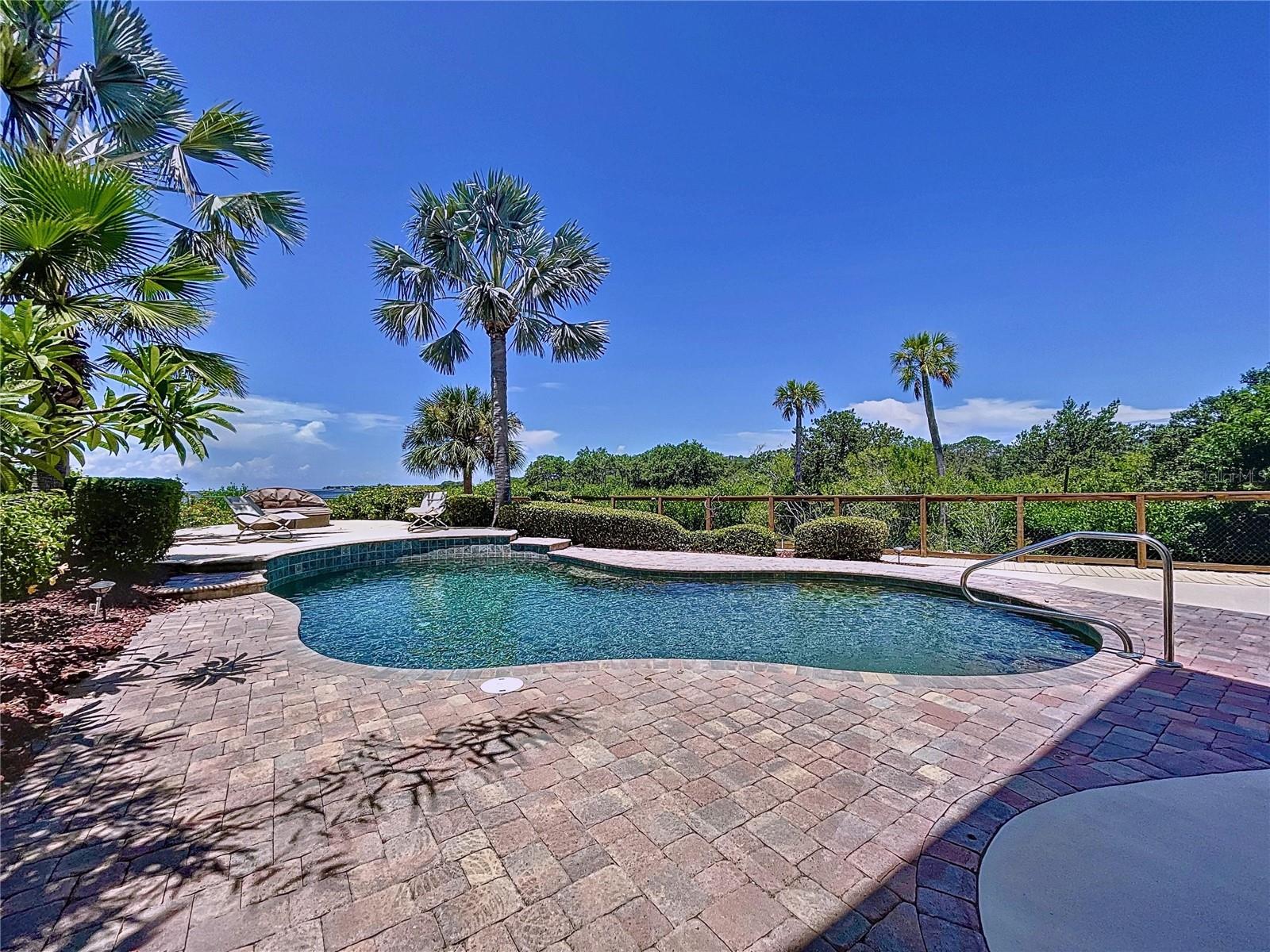 511 SEAVIEW DR — photo 39