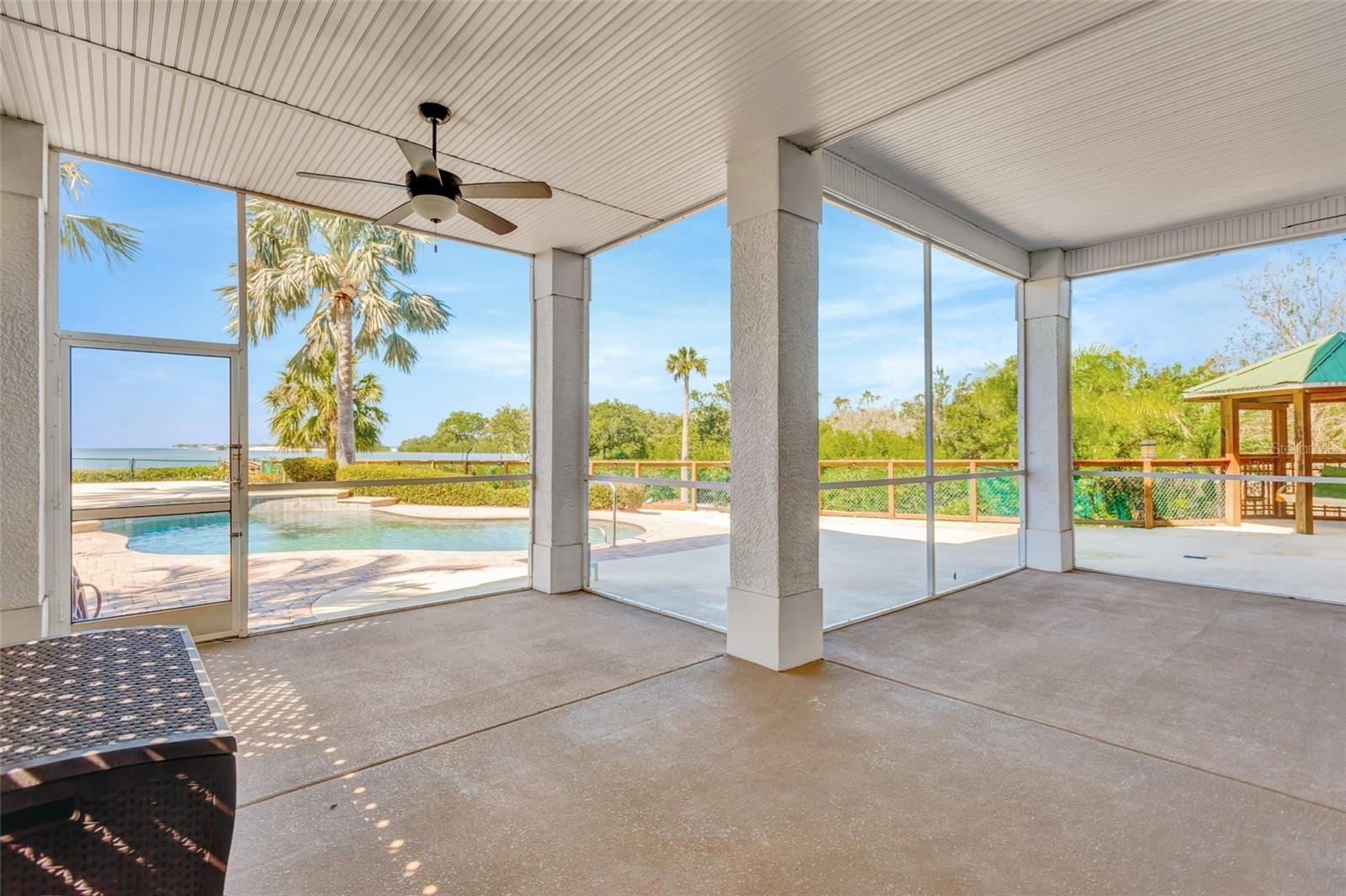 511 SEAVIEW DR — photo 8
