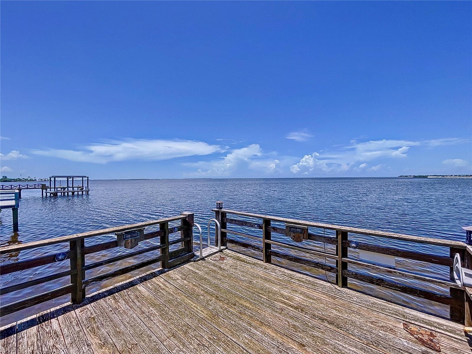 511 SEAVIEW DR — photo 44