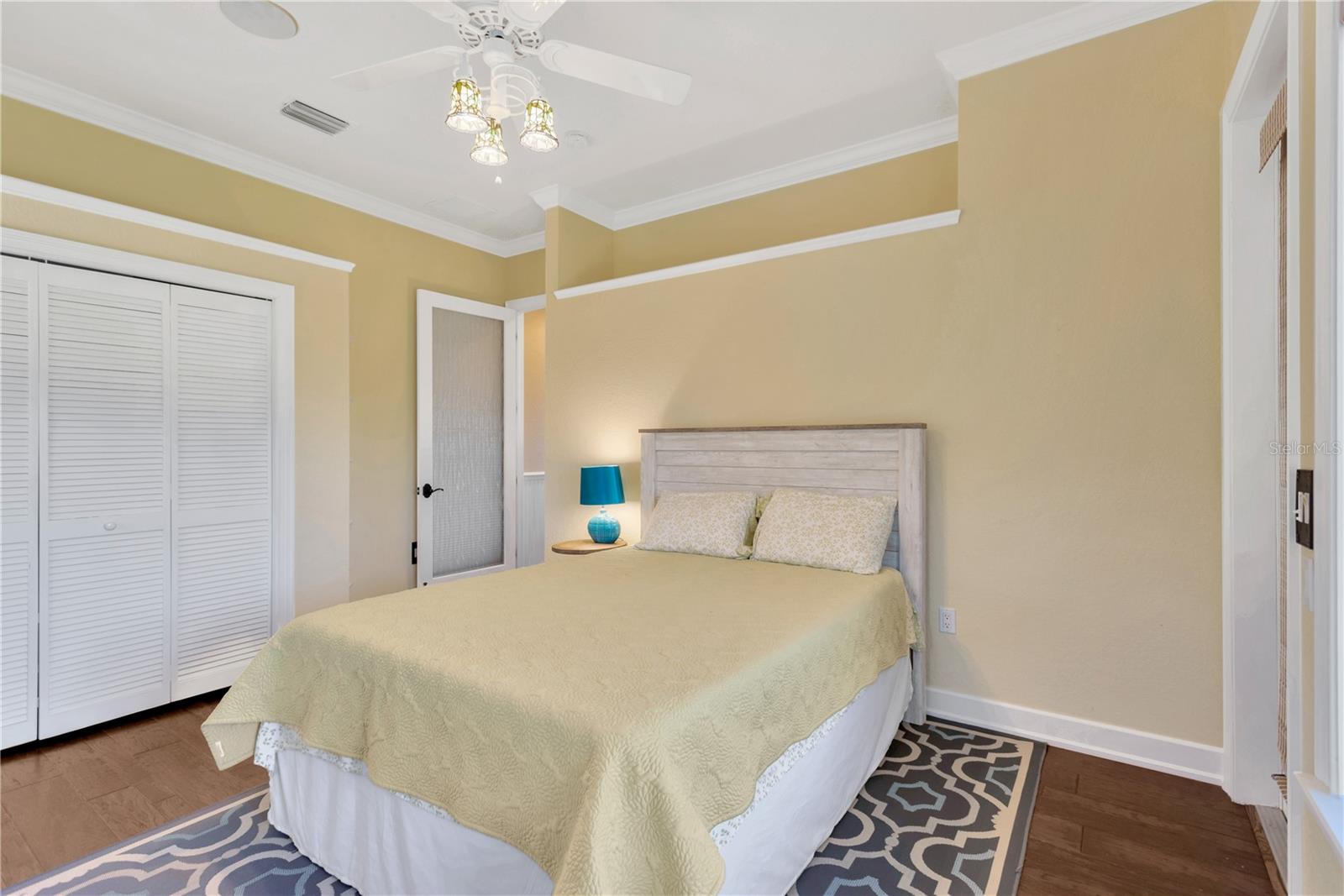 511 SEAVIEW DR — photo 28