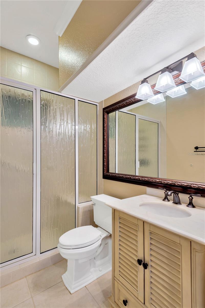 511 SEAVIEW DR — photo 29
